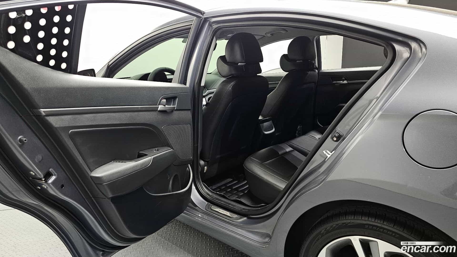 AVANTE Hyundai 2017.4-OPTION-016