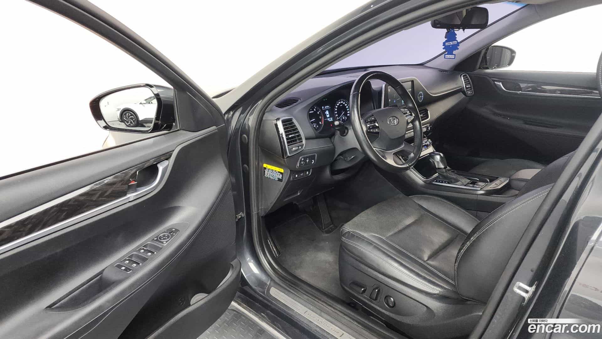 Grandeur Hyundai 2017.5-INNER-010