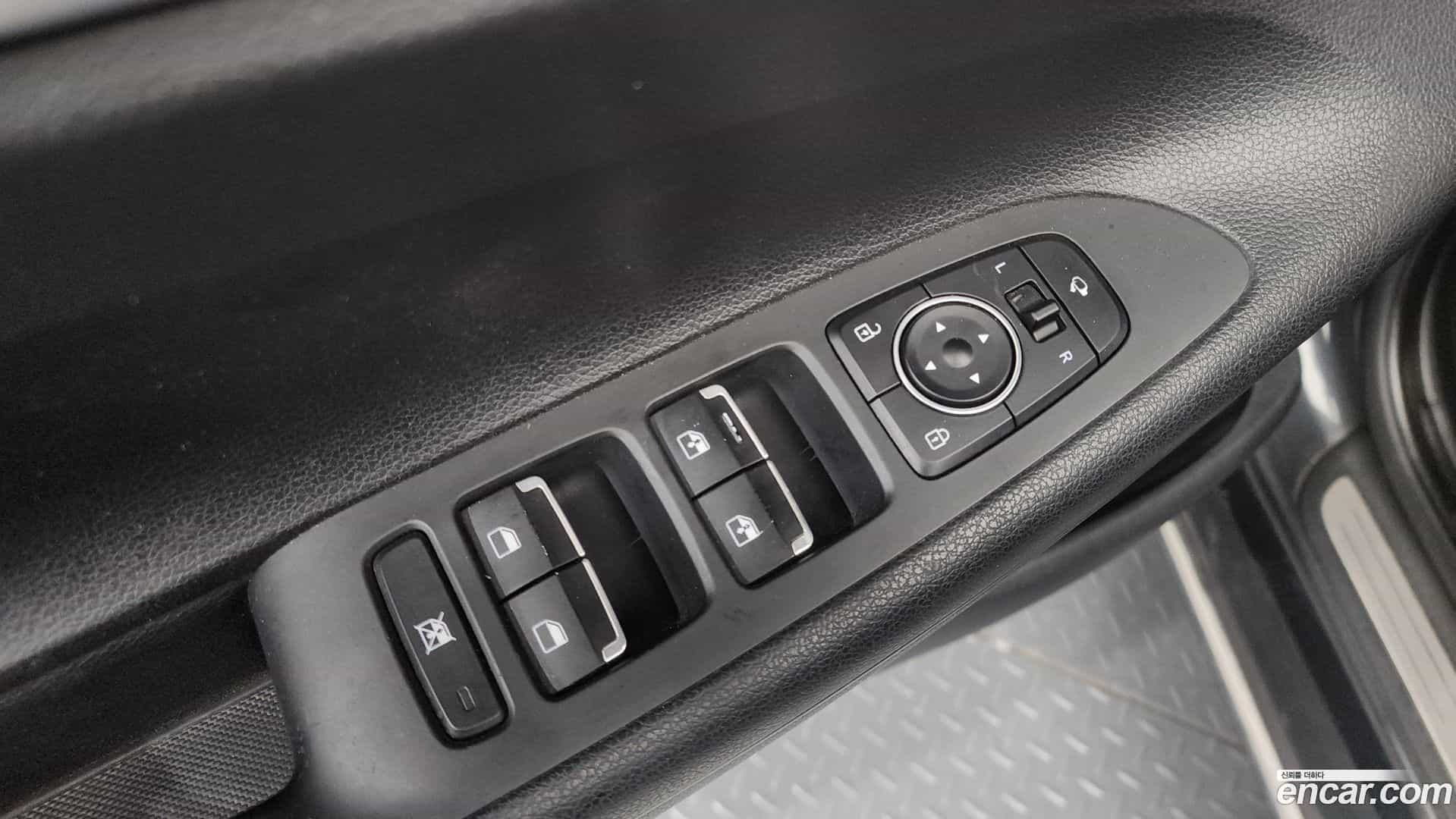 Grandeur Hyundai 2017.5-OPTION-043