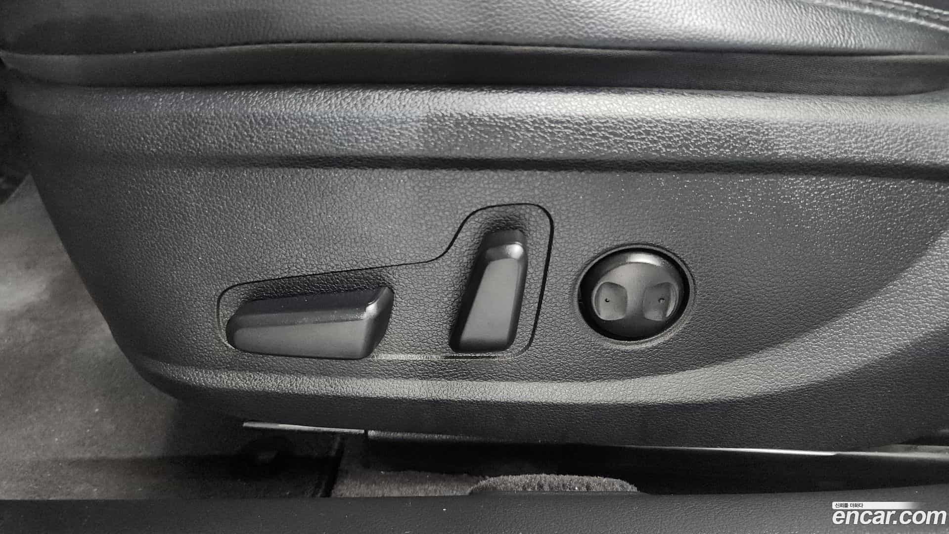 Grandeur Hyundai 2017.5-OPTION-045