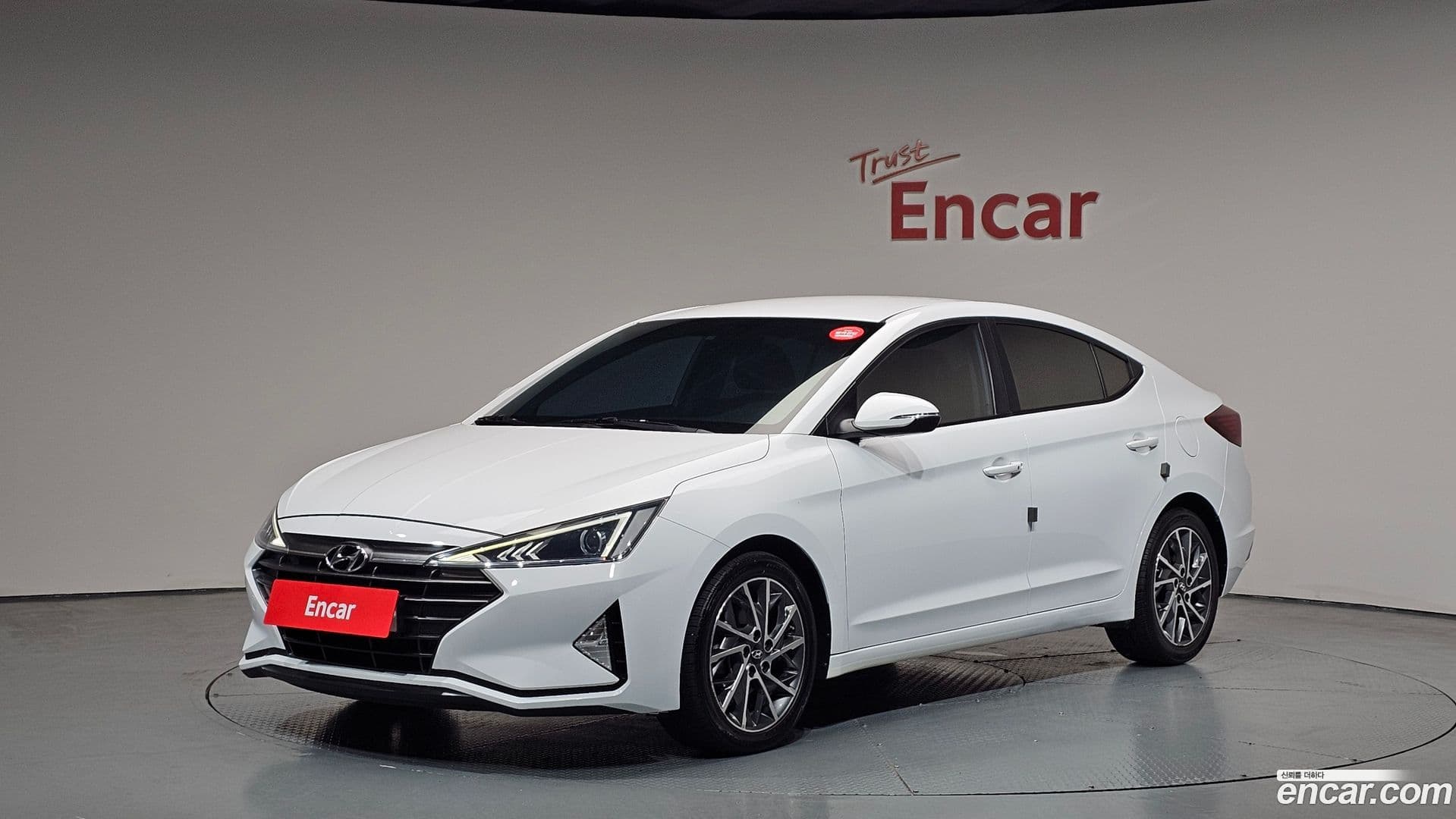 Main__Slider__Photo:AVANTE Hyundai 2019.0-0