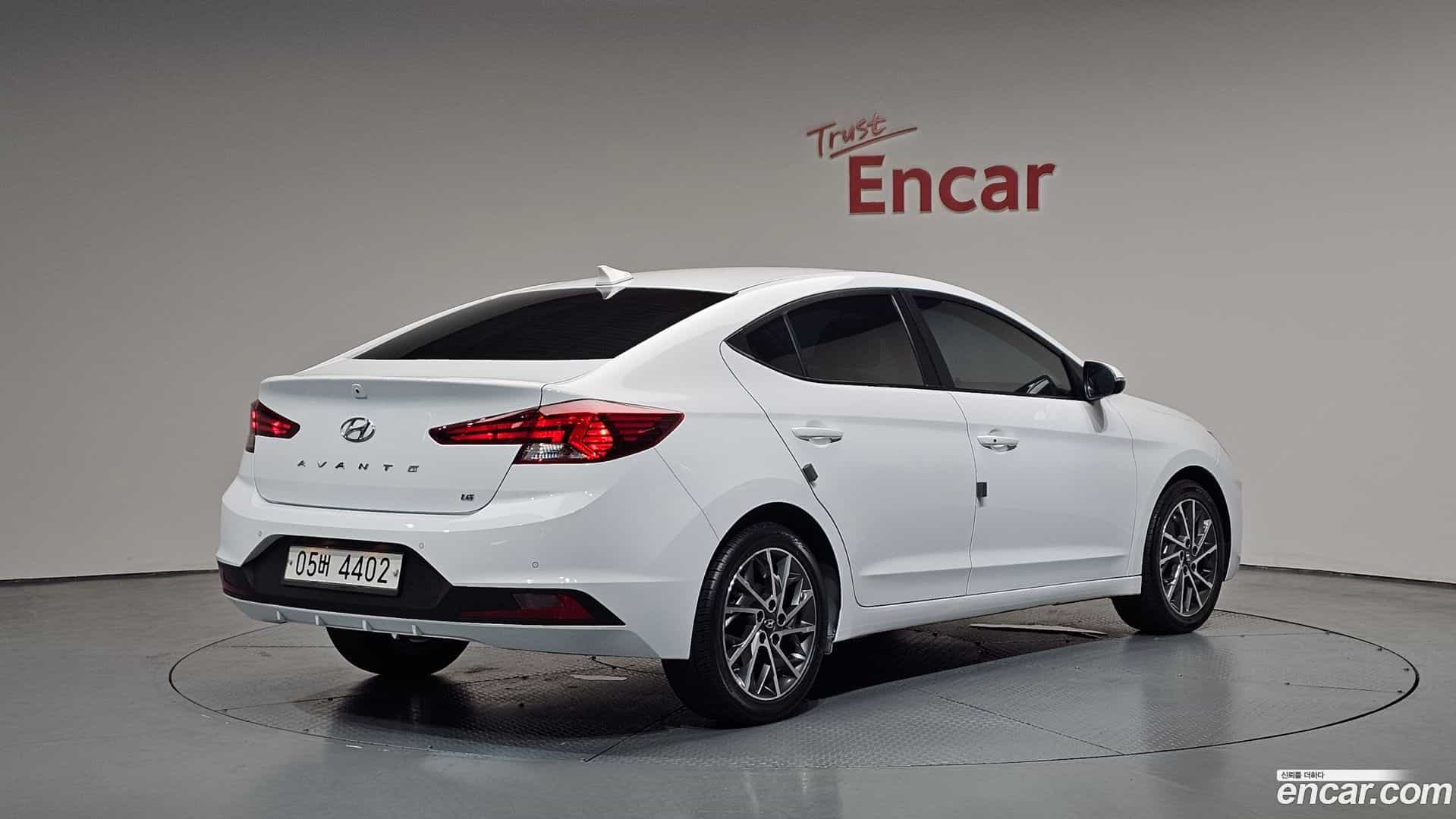 AVANTE Hyundai 2019.0-OUTER-002