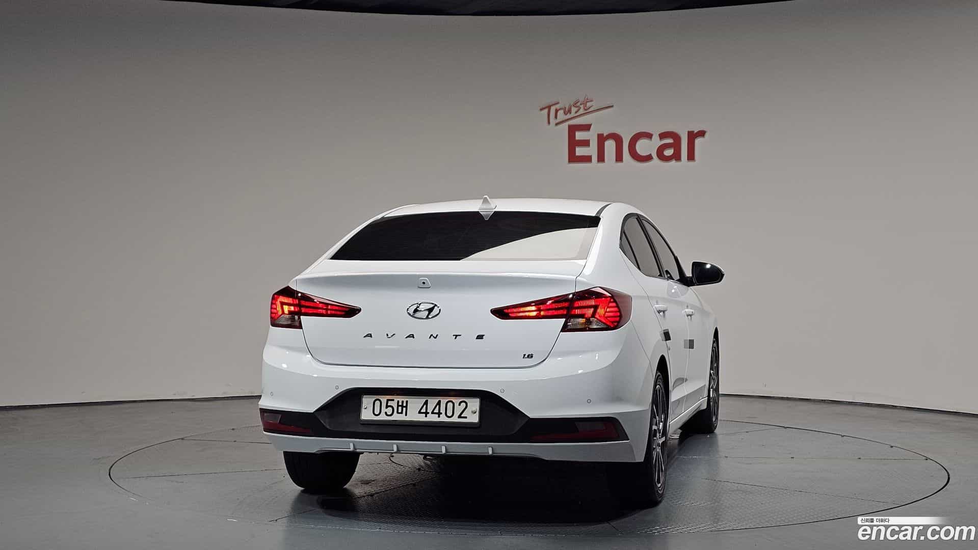 AVANTE Hyundai 2019.0-OUTER-004