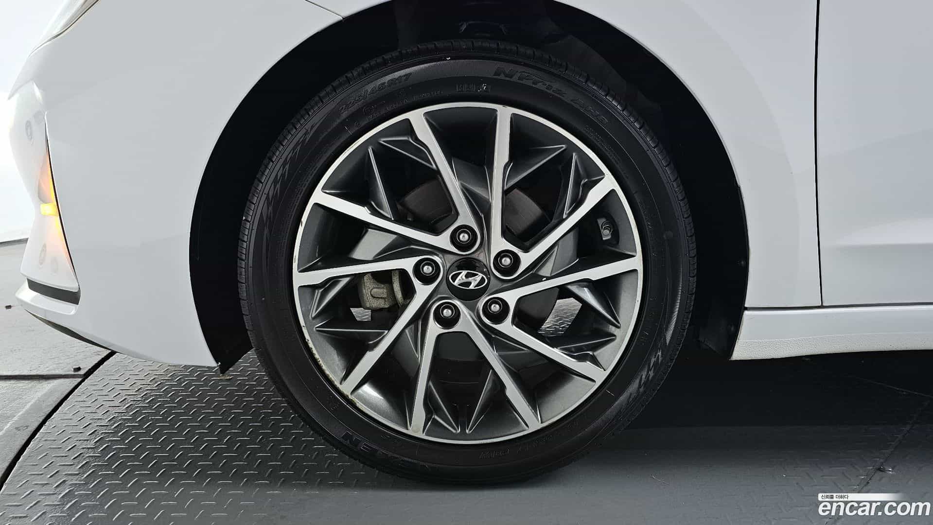 AVANTE Hyundai 2019.0-OUTER-005