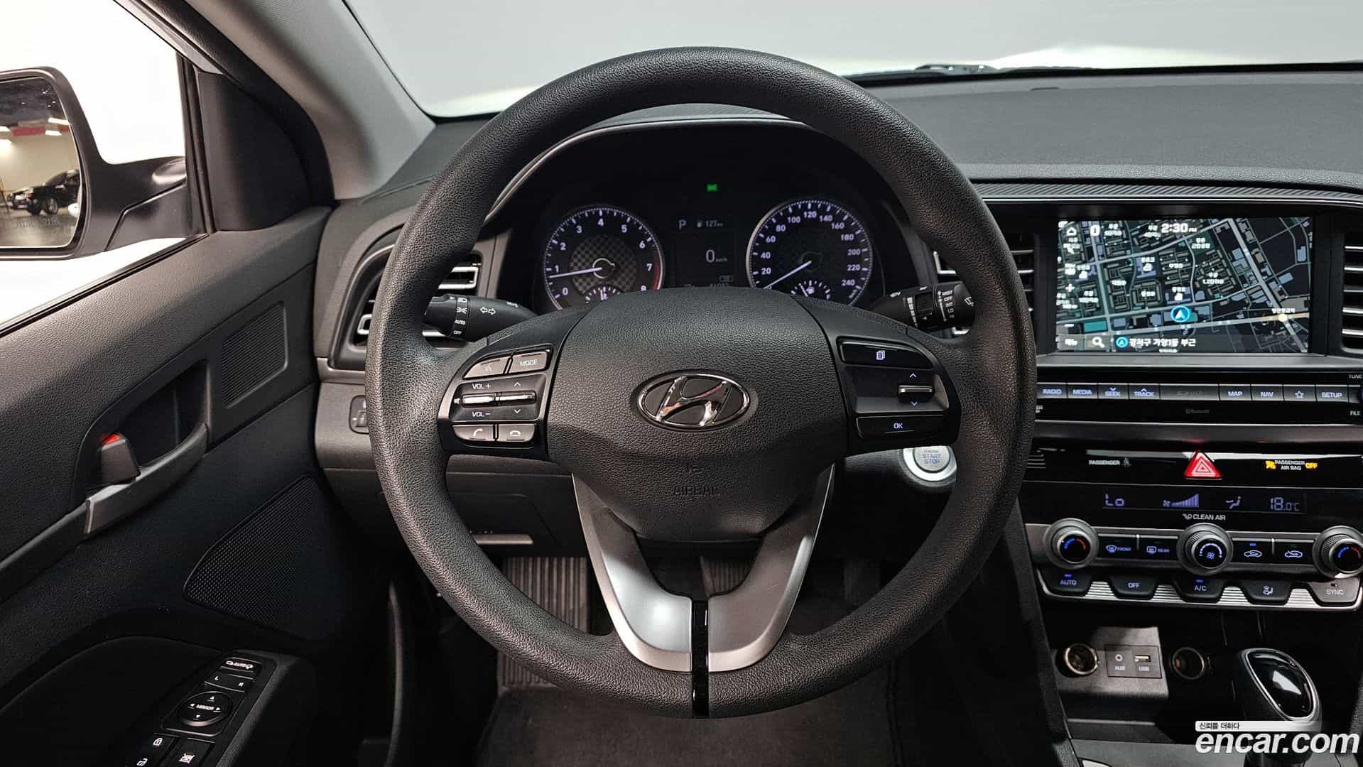 AVANTE Hyundai 2019.0-OPTION-016