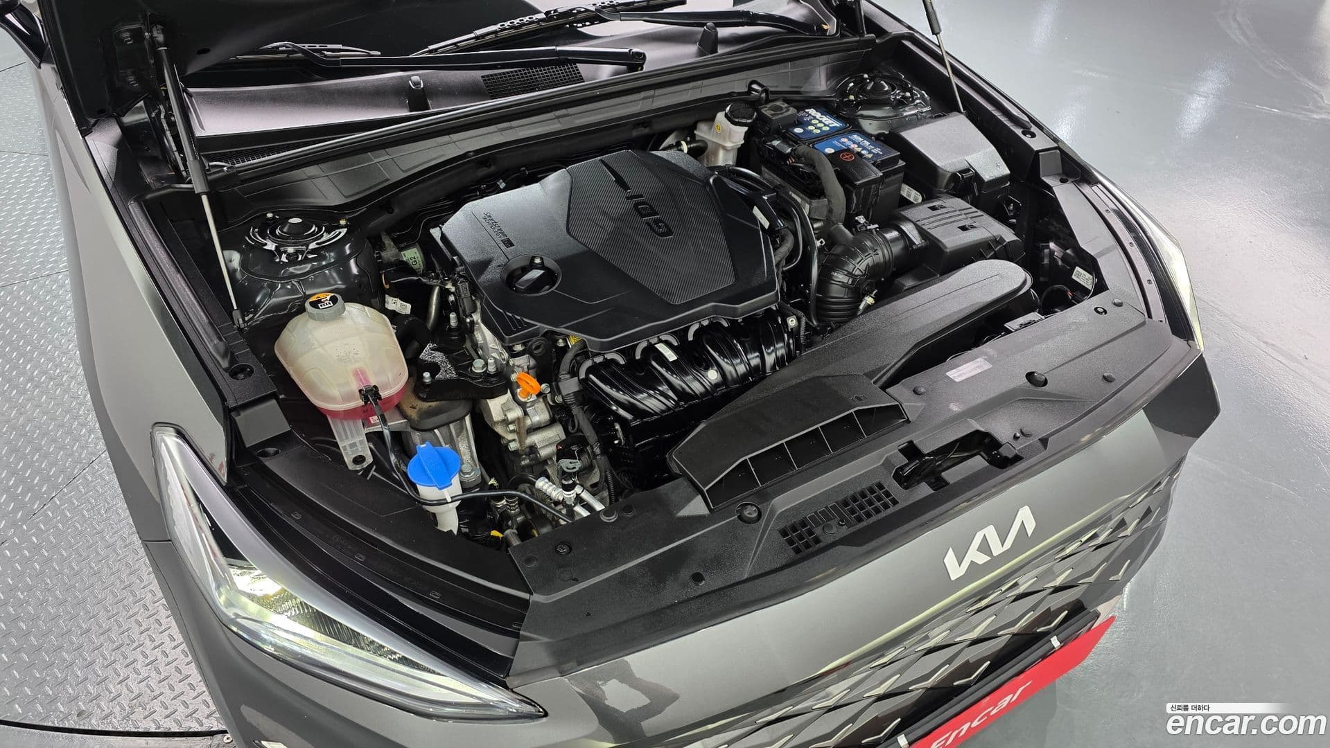 Main__Slider__Photo:K8 Kia 2022.2-5