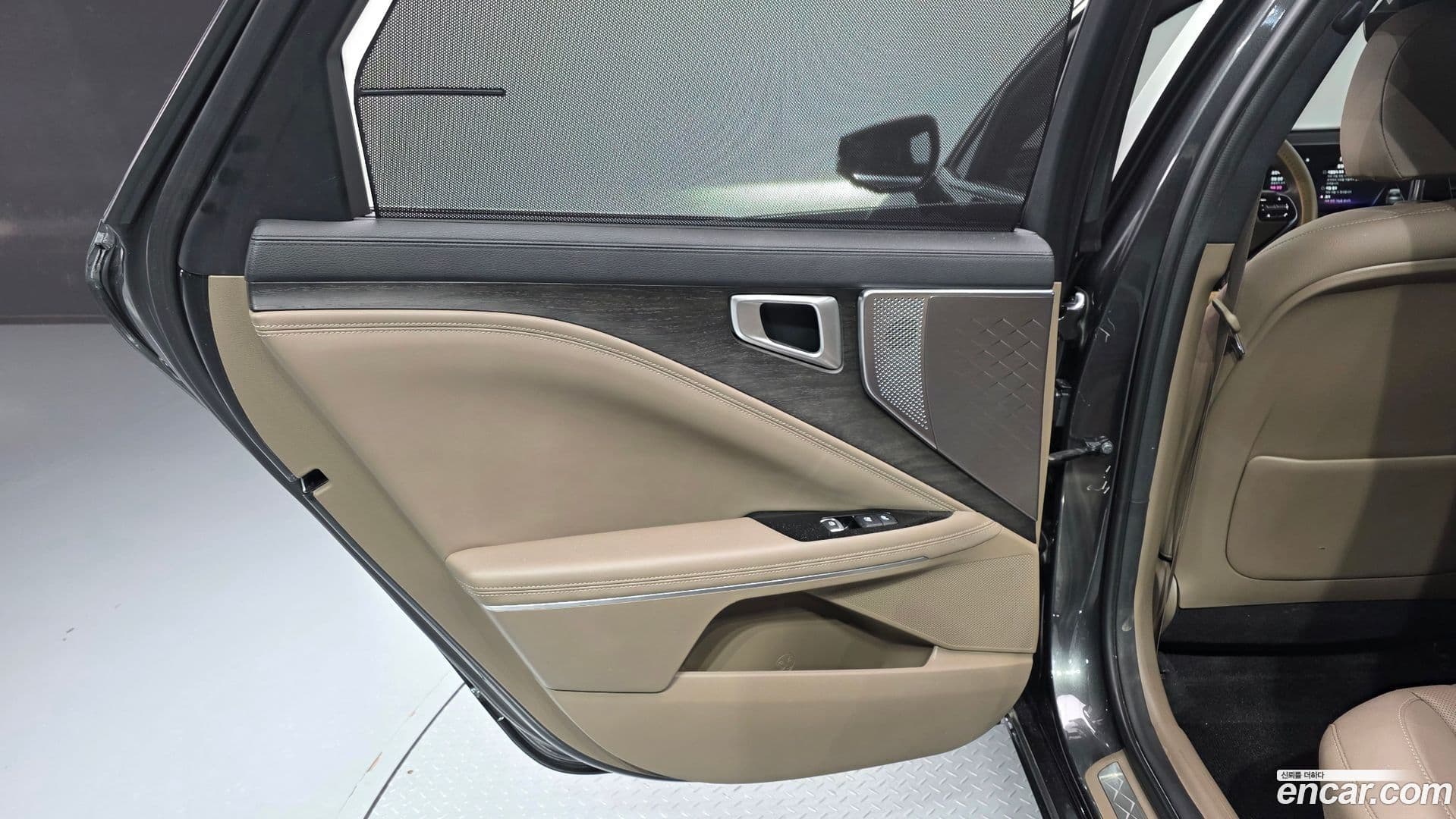 Main__Slider__Photo:K8 Kia 2022.2-24