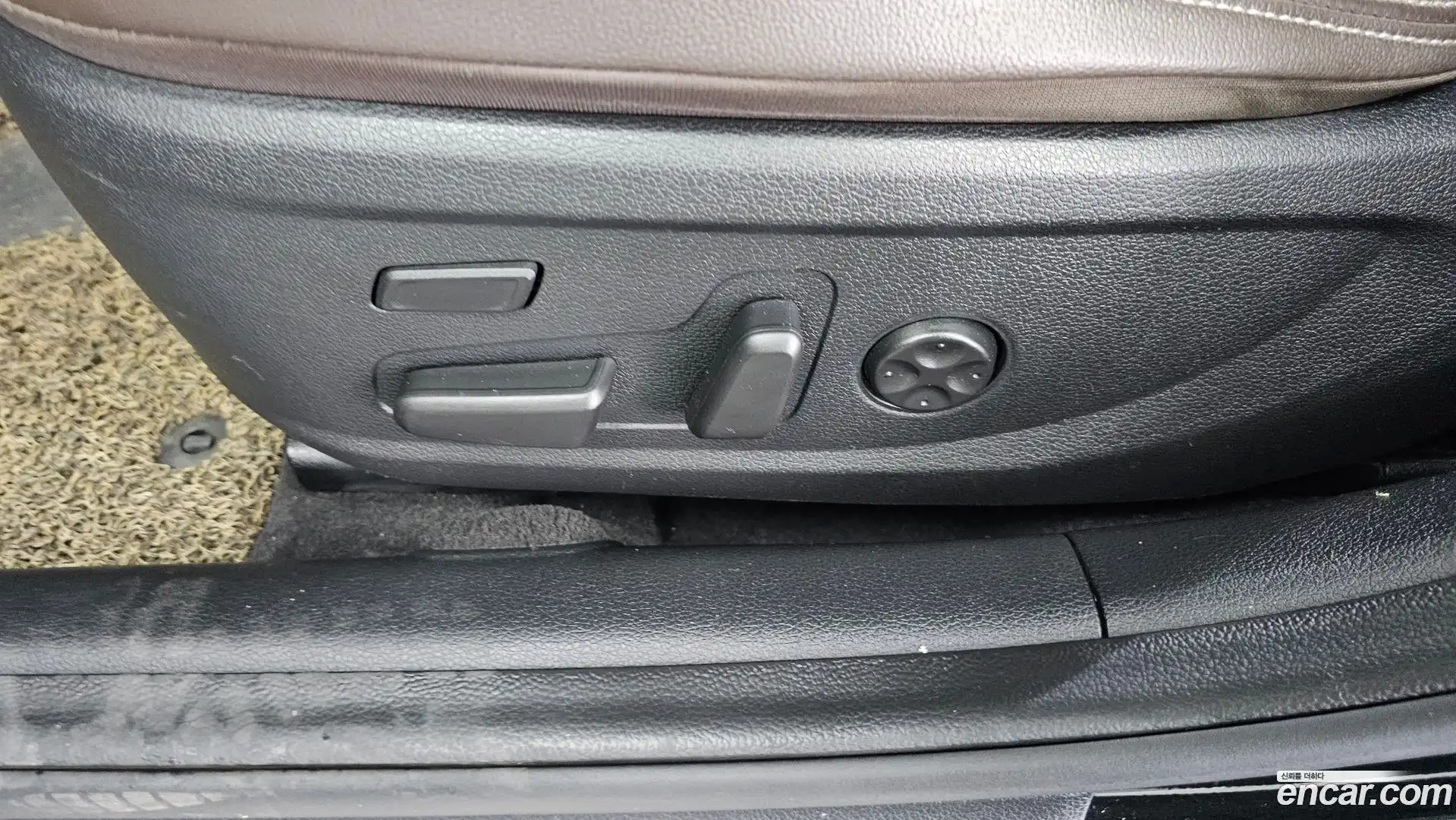 Grandeur Hyundai 2017.0-OPTION-044