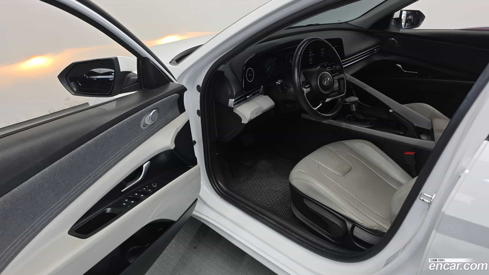 AVANTE Hyundai 2020.10-INNER-010