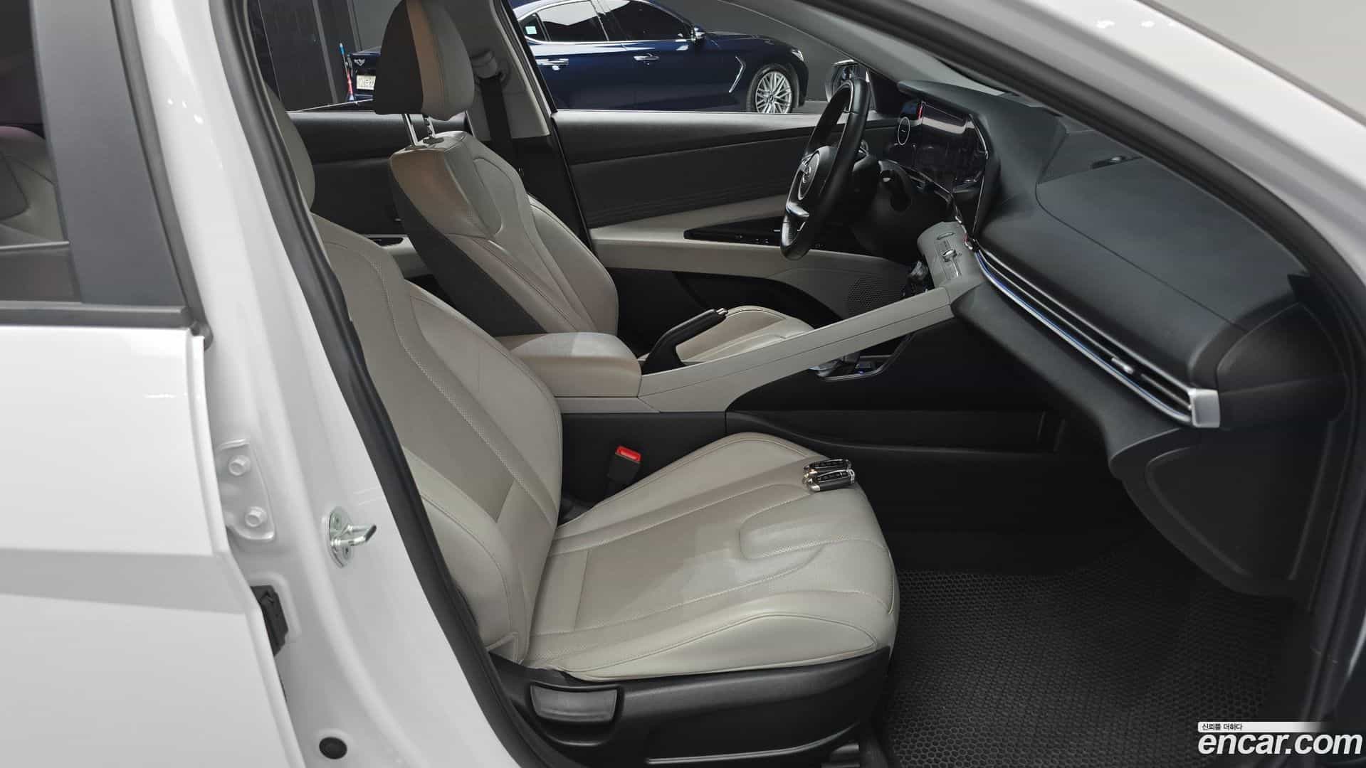 AVANTE Hyundai 2020.10-OPTION-015