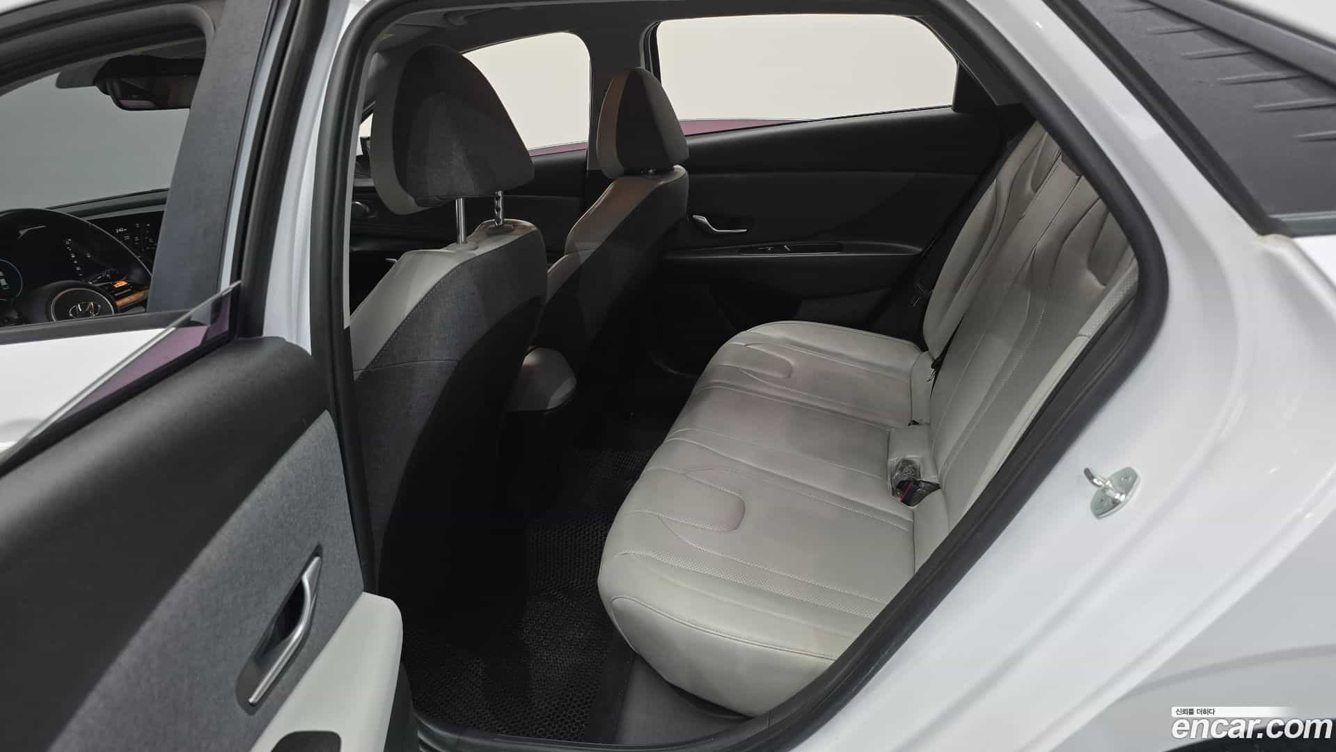 AVANTE Hyundai 2020.10-OPTION-016