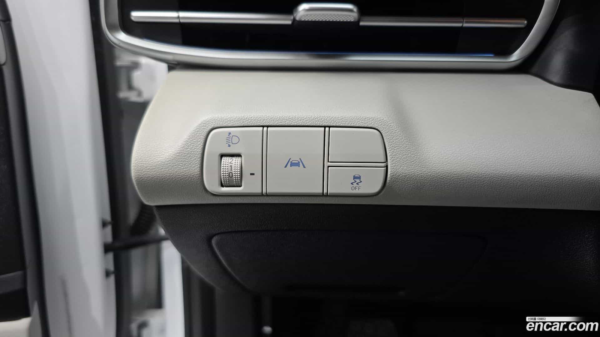 AVANTE Hyundai 2020.10-OPTION-023