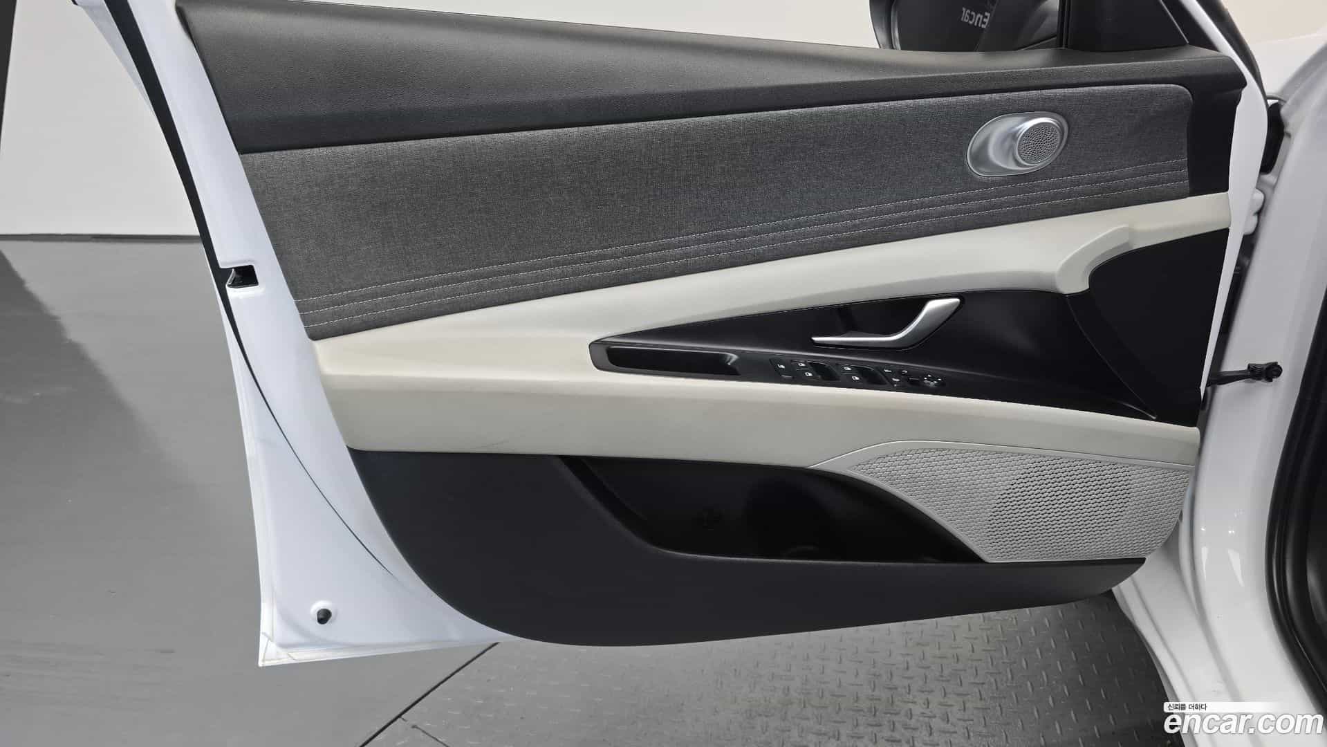 AVANTE Hyundai 2020.10-INNER-034