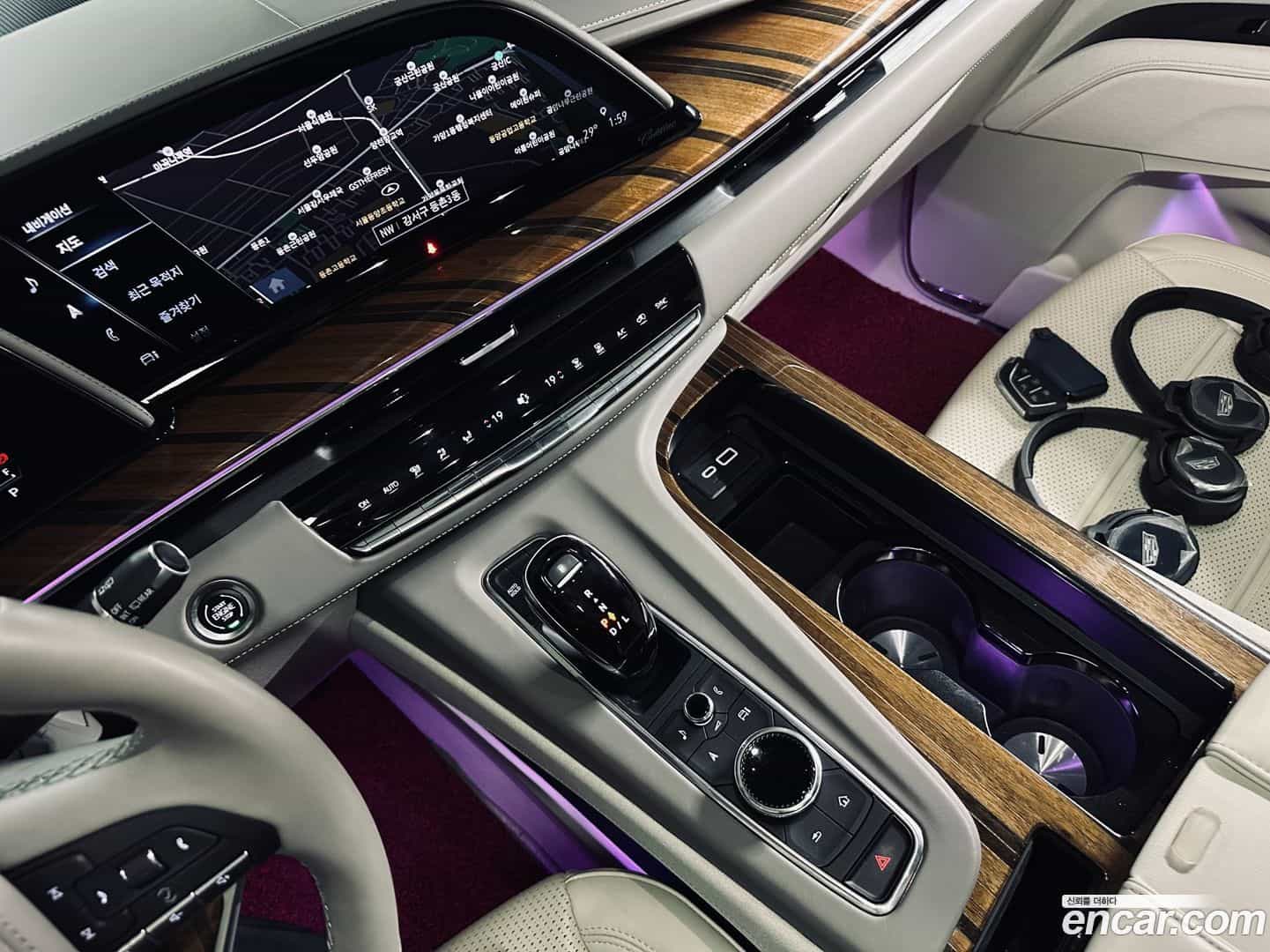 Escalade Cadillac 2022.3-OUTER-006
