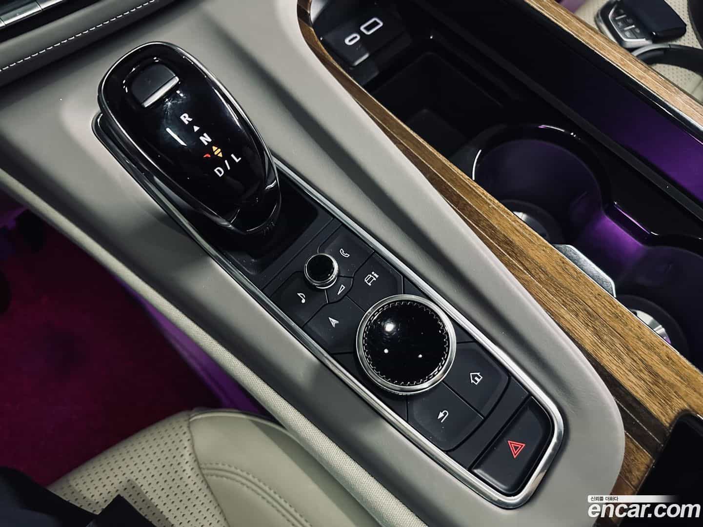 Escalade Cadillac 2022.3-INNER-009