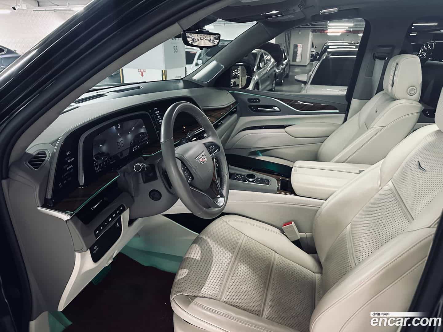 Escalade Cadillac 2022.3-INNER-010