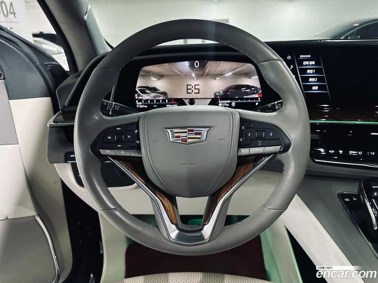 Escalade Cadillac 2022.3-OPTION-016