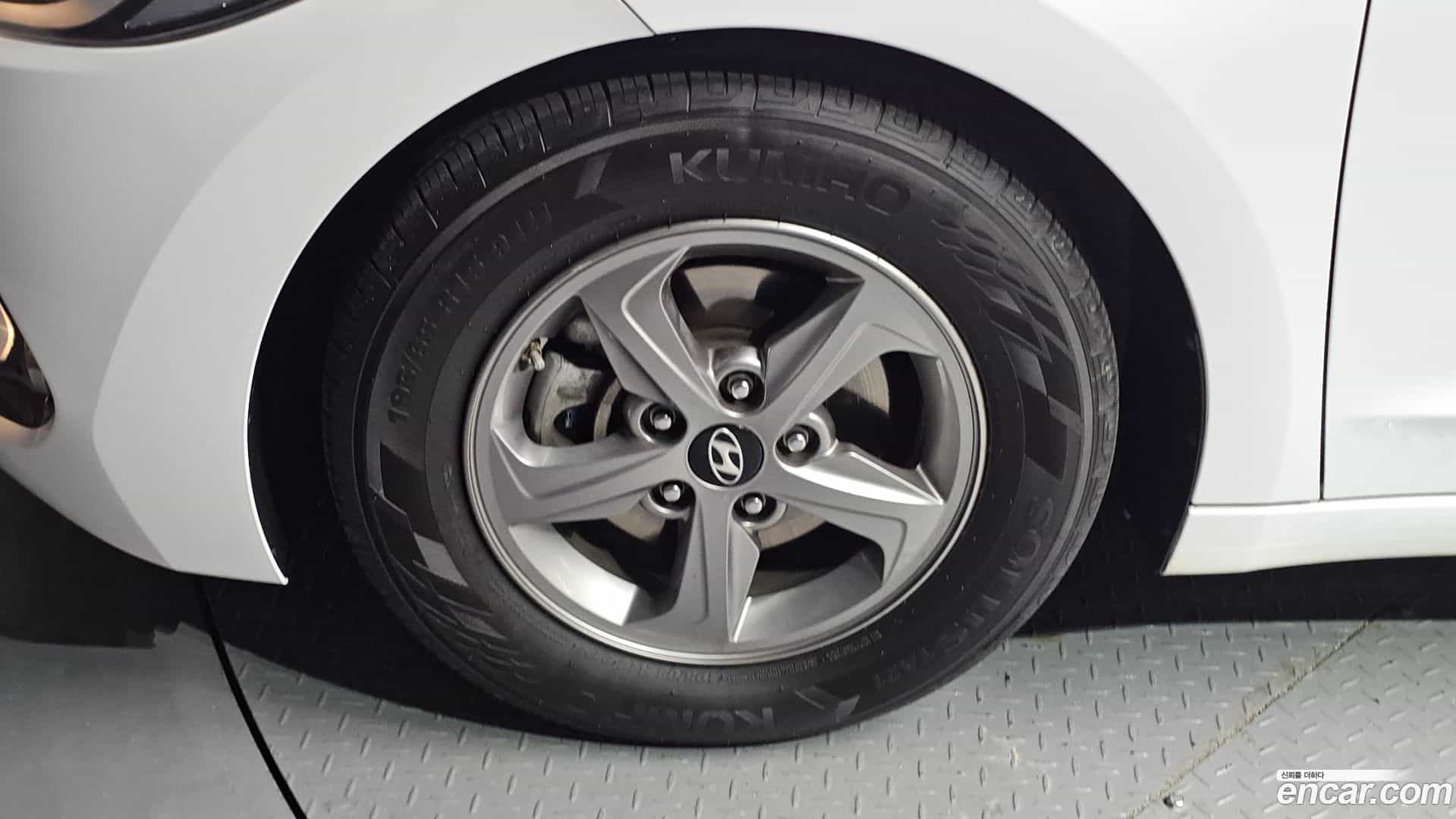 AVANTE Hyundai 2017.0-OUTER-005