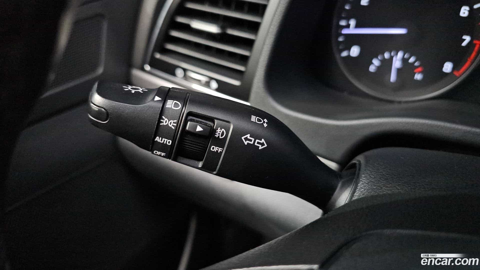 AVANTE Hyundai 2017.0-OPTION-019