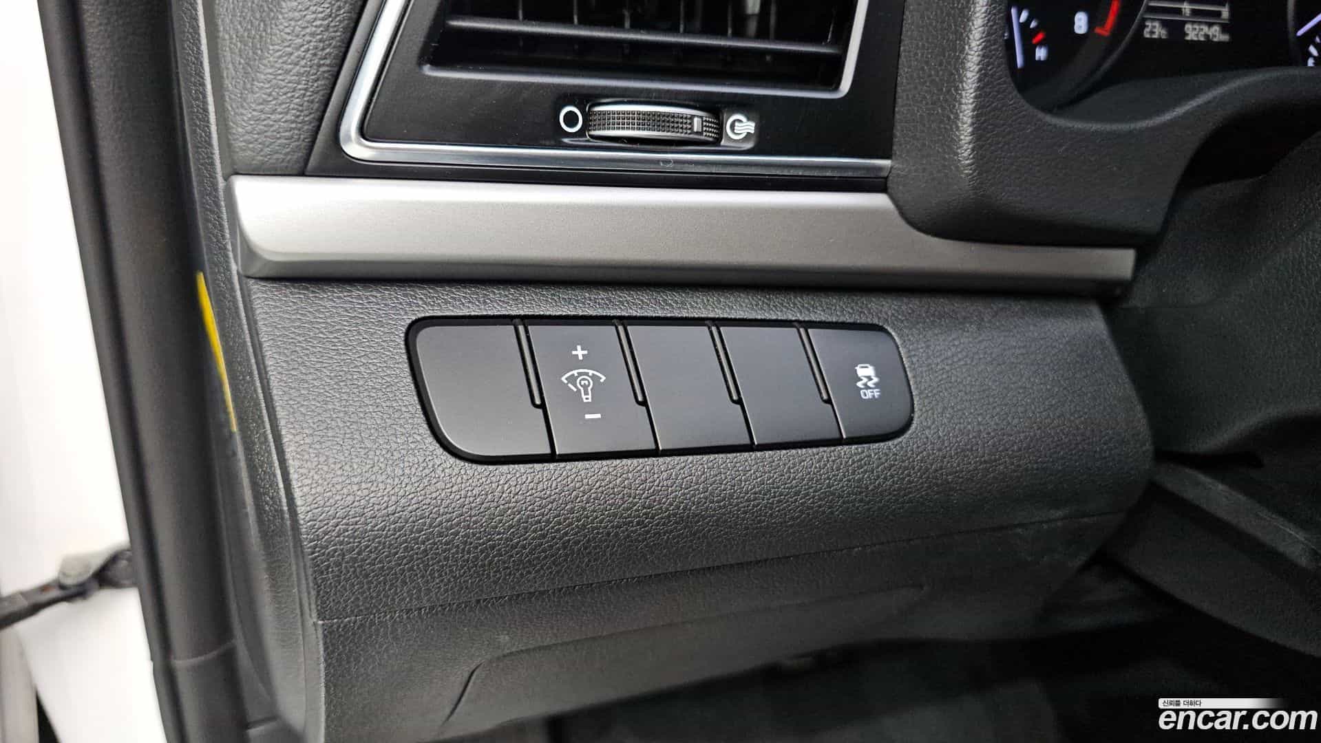AVANTE Hyundai 2017.0-OPTION-040