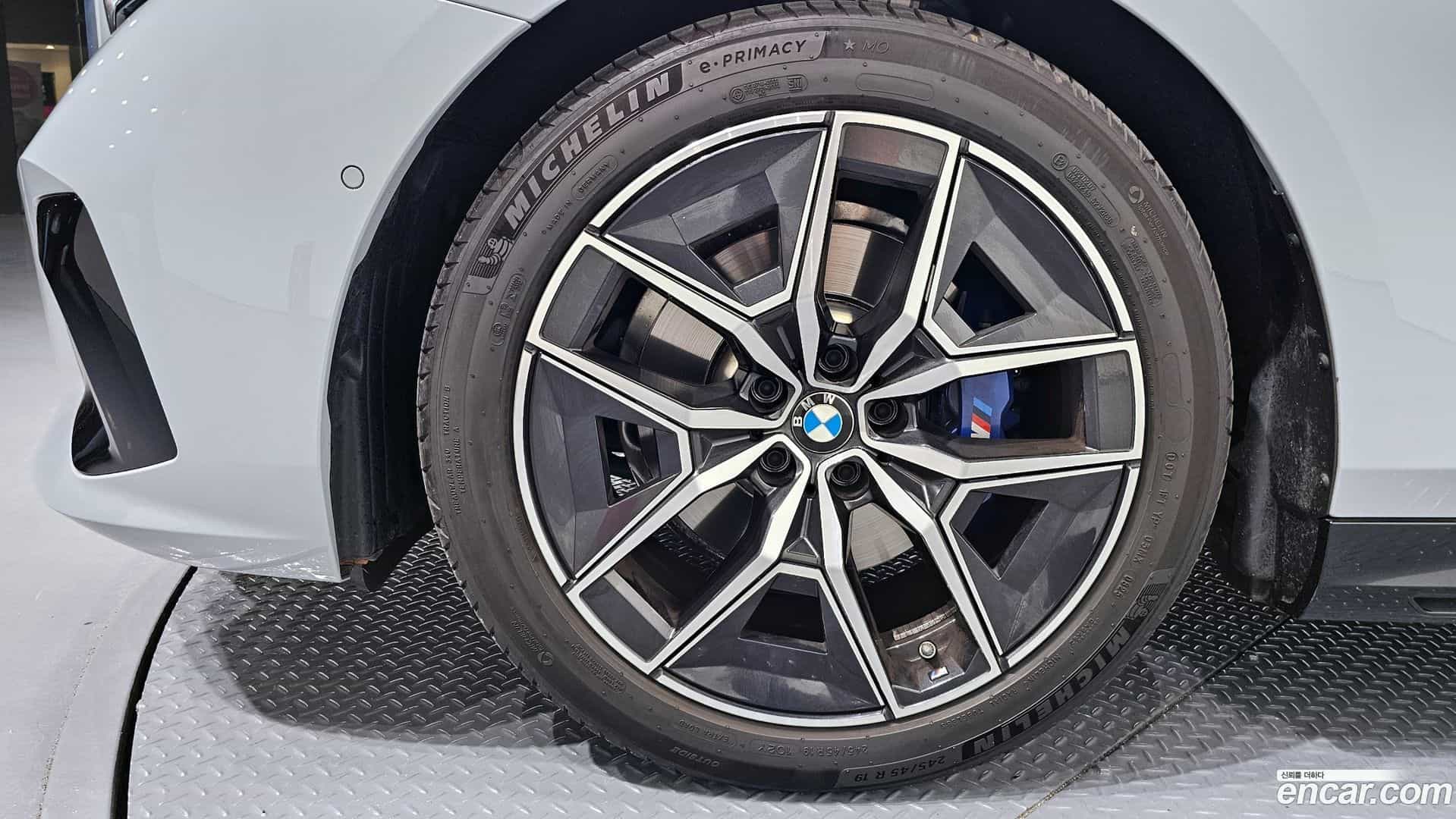 5-Series BMW 2025.5-OUTER-005