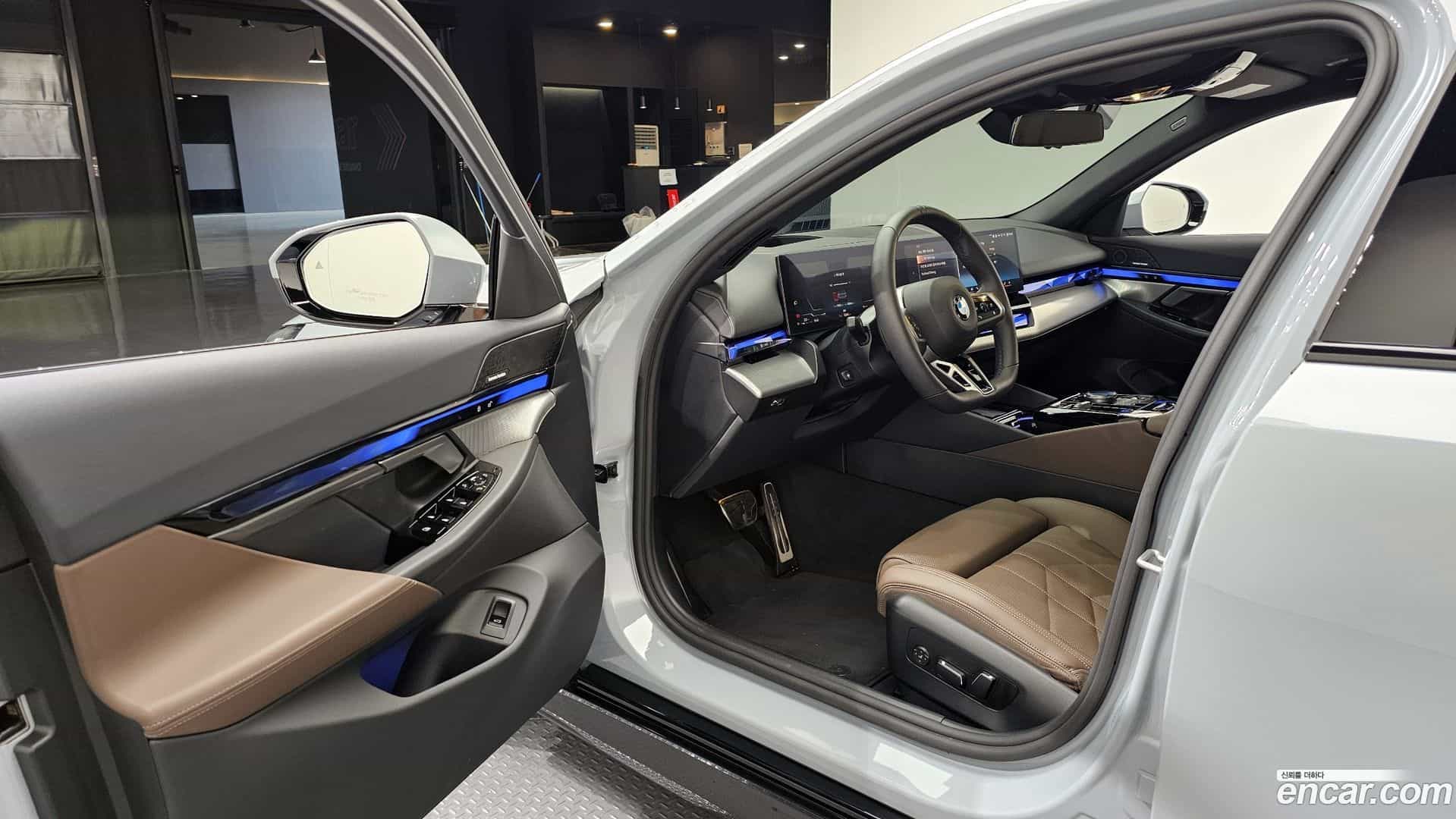 5-Series BMW 2025.5-INNER-010