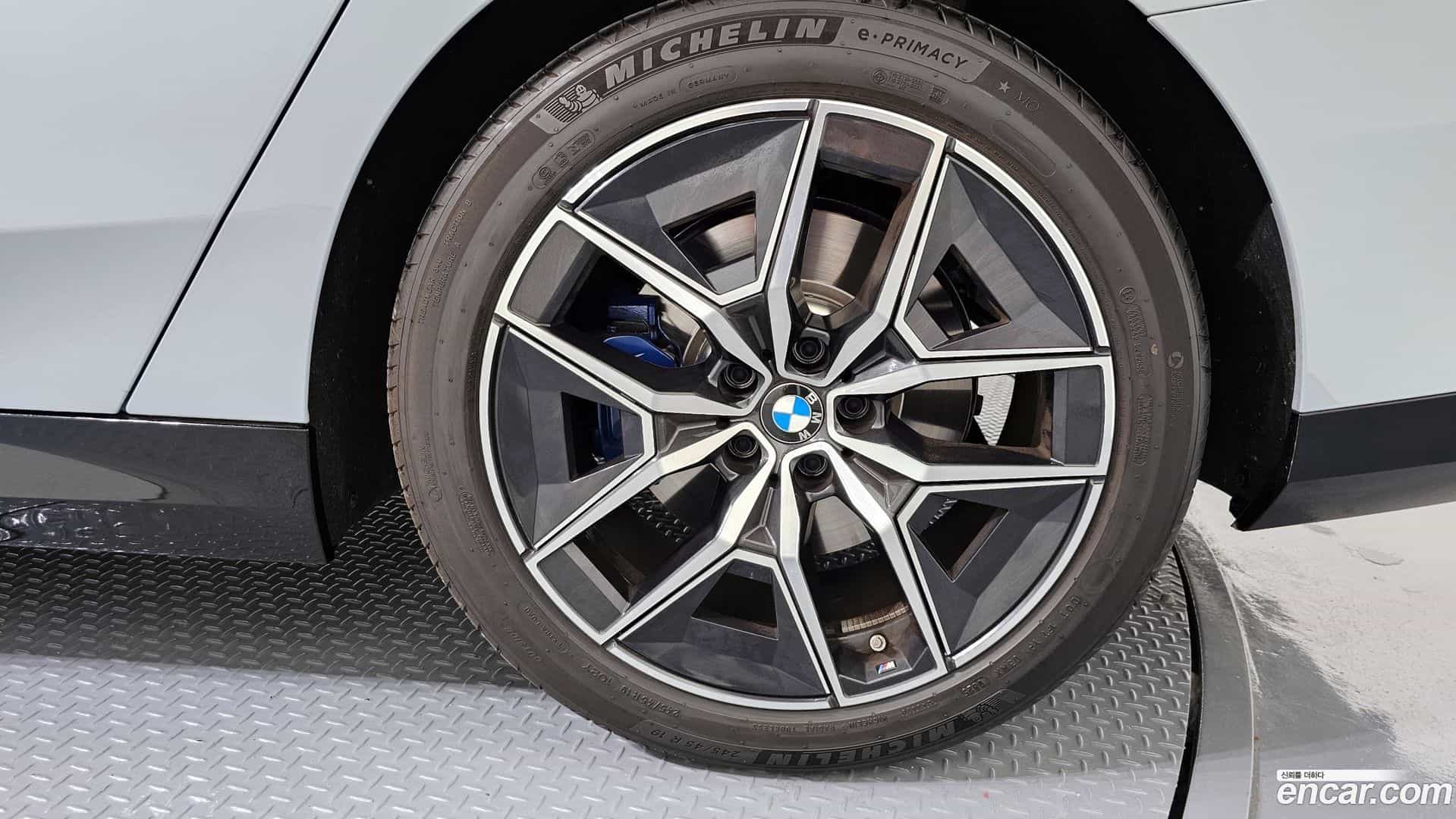 5-Series BMW 2025.5-OUTER-031