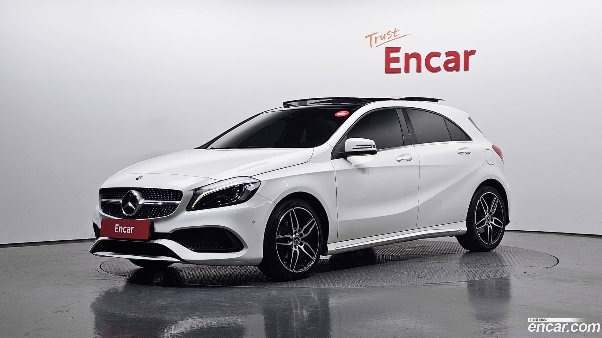 Main__Slider__Photo:A-Class Mercedes-Benz 2018.1-0