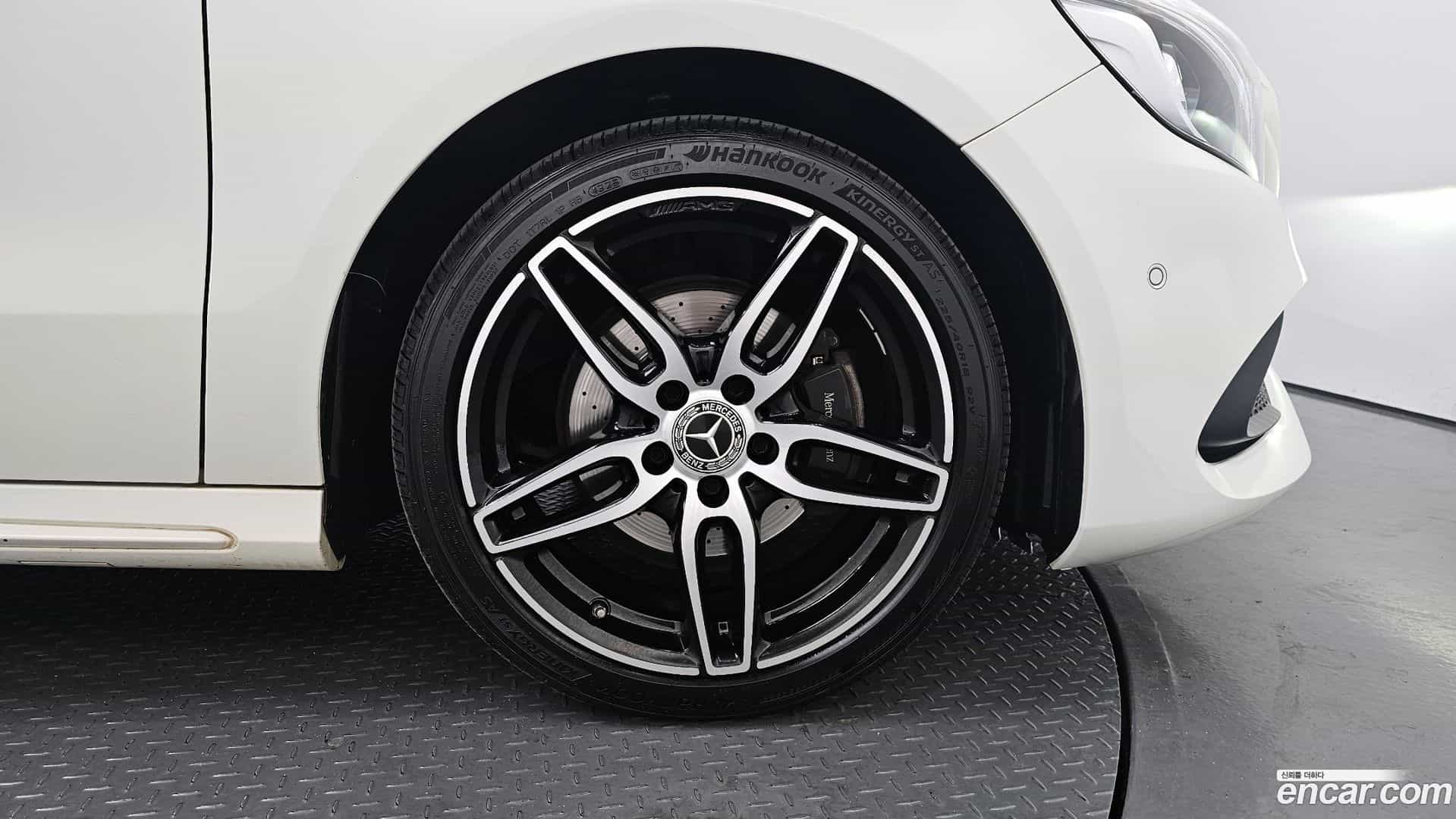 A-Class Mercedes-Benz 2018.1-OUTER-031