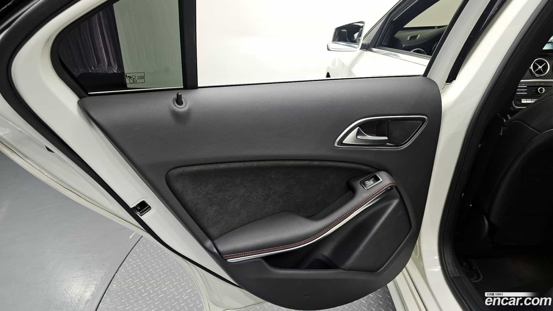 A-Class Mercedes-Benz 2018.1-INNER-035