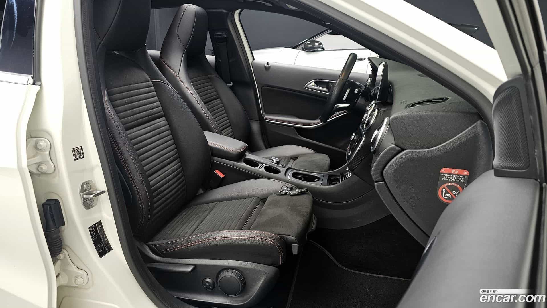 A-Class Mercedes-Benz 2018.1-INNER-036