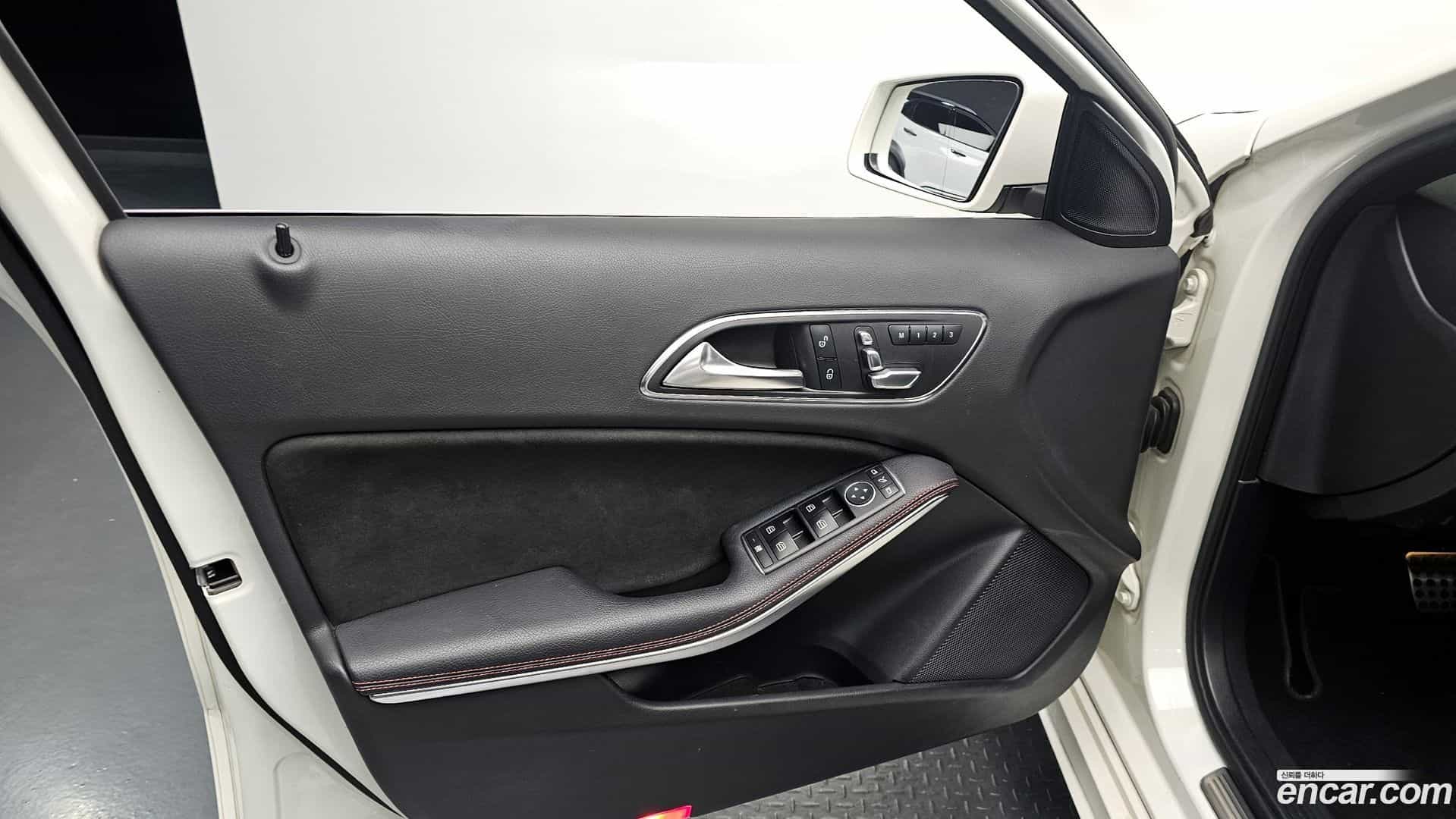 A-Class Mercedes-Benz 2018.1-OPTION-040