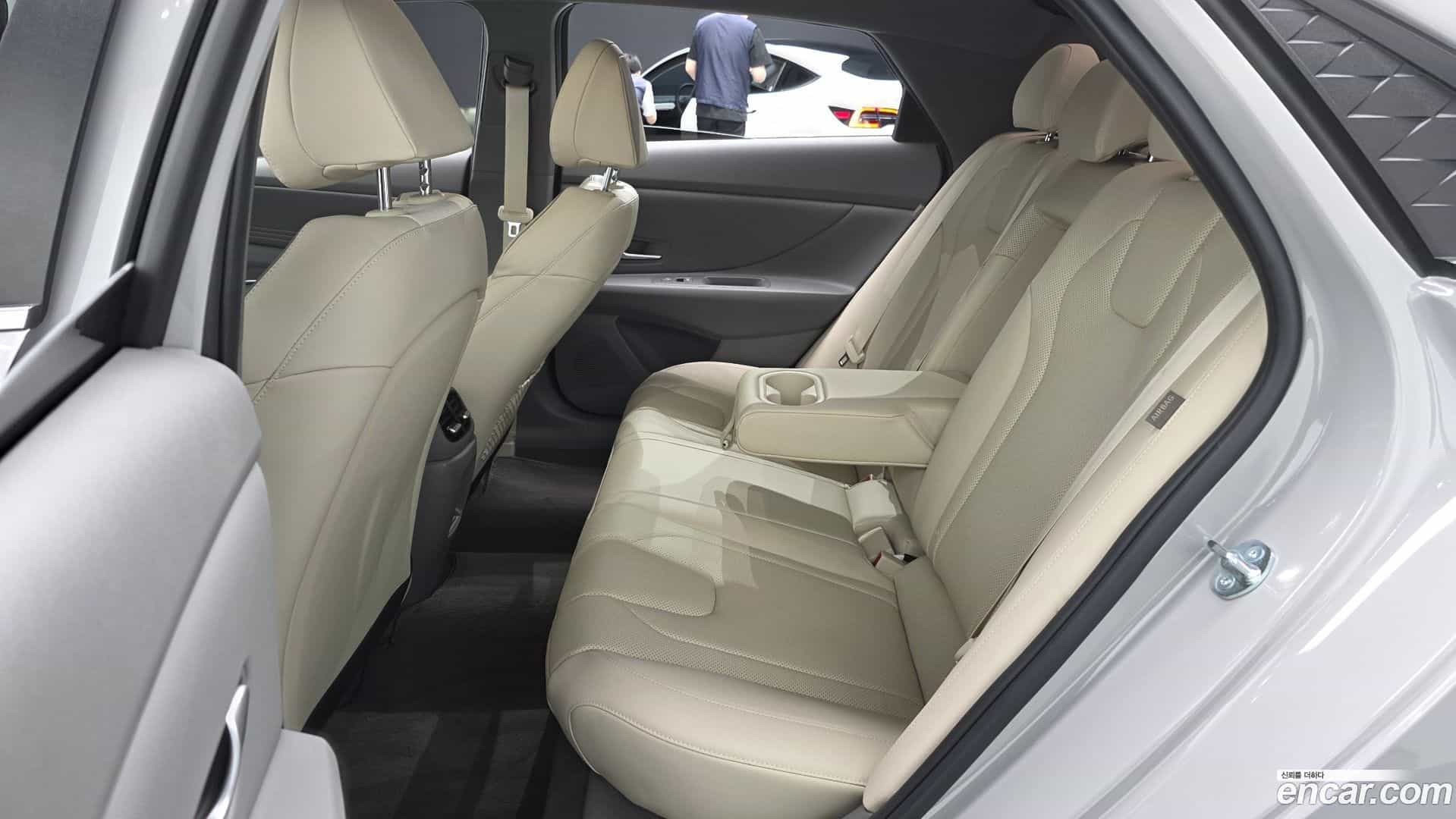 AVANTE Hyundai 2025.9-OPTION-015