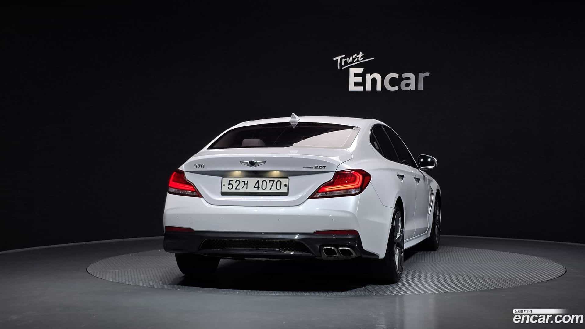 G70 Genesis 2018.0-OUTER-004
