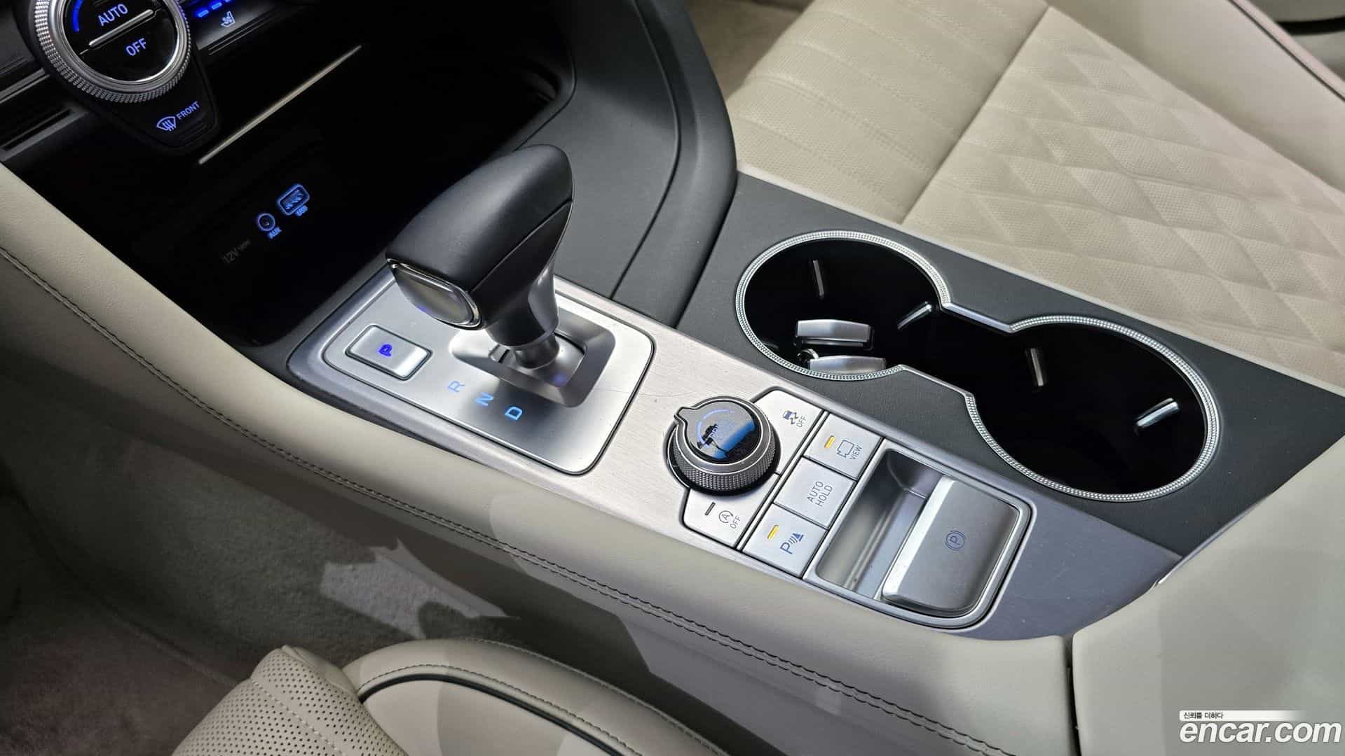 G70 Genesis 2018.0-INNER-009