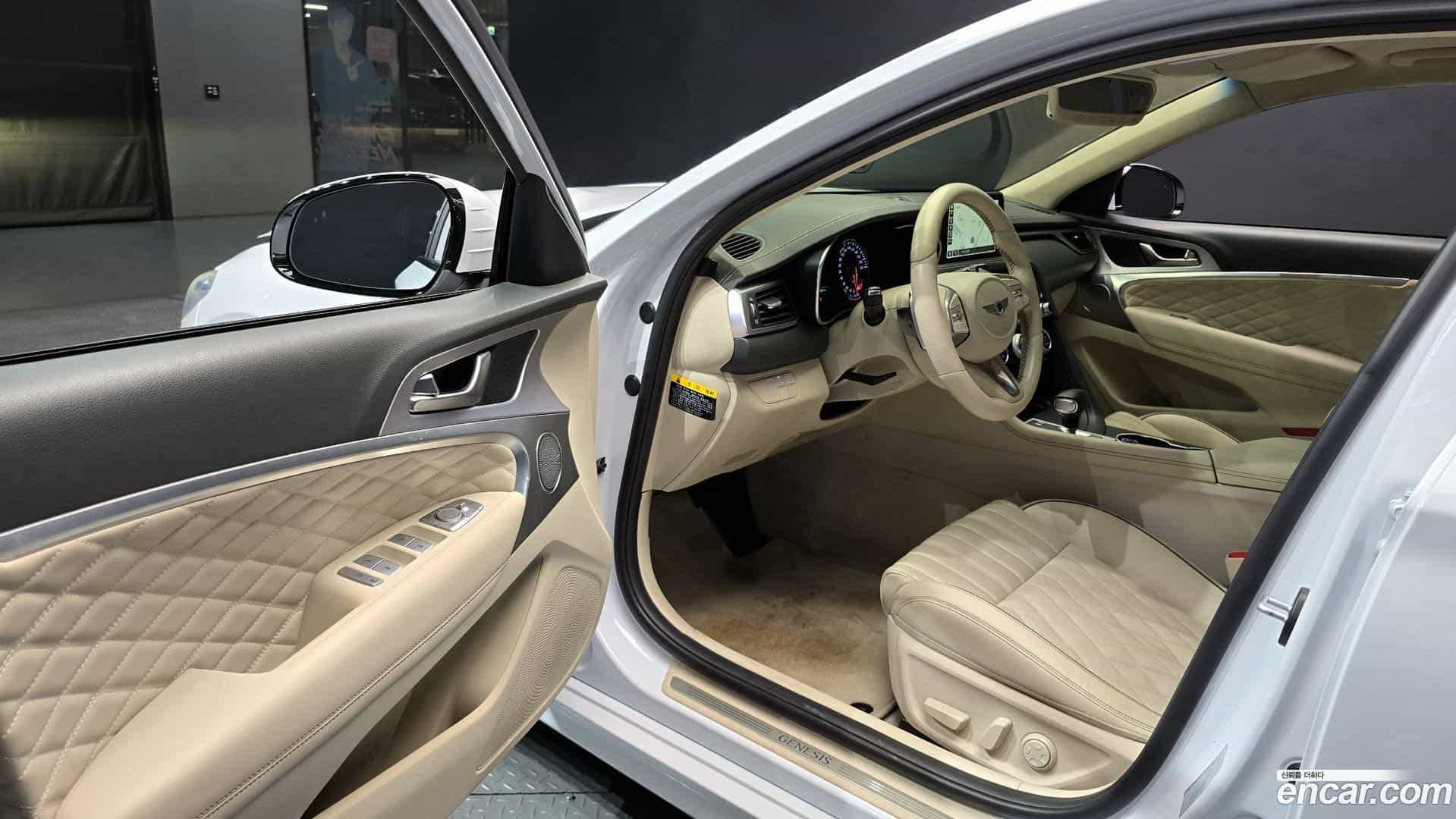 G70 Genesis 2018.0-INNER-010