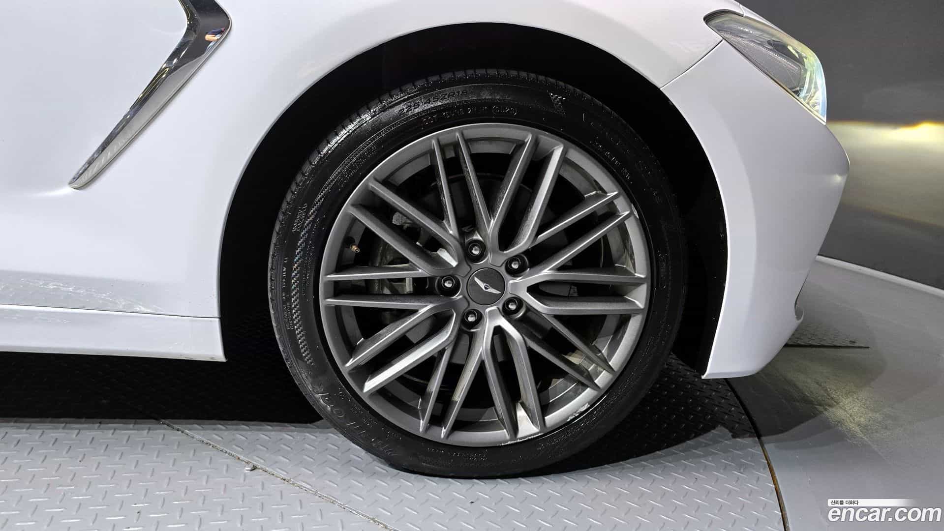 G70 Genesis 2018.0-OUTER-031