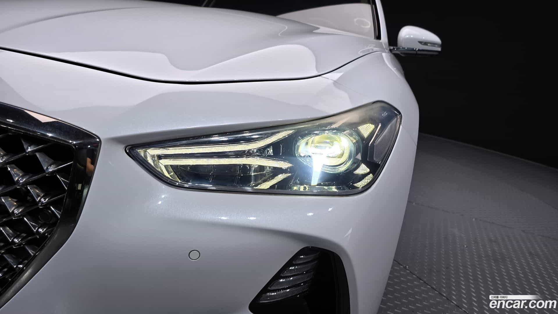 G70 Genesis 2018.0-OUTER-032