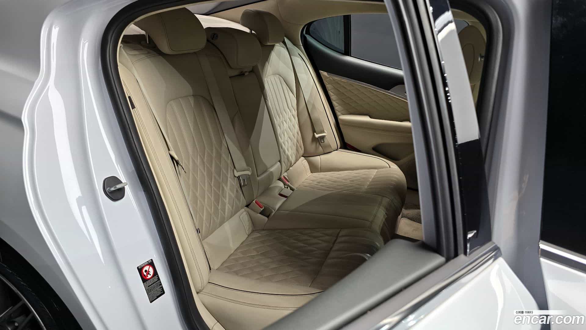 G70 Genesis 2018.0-INNER-036