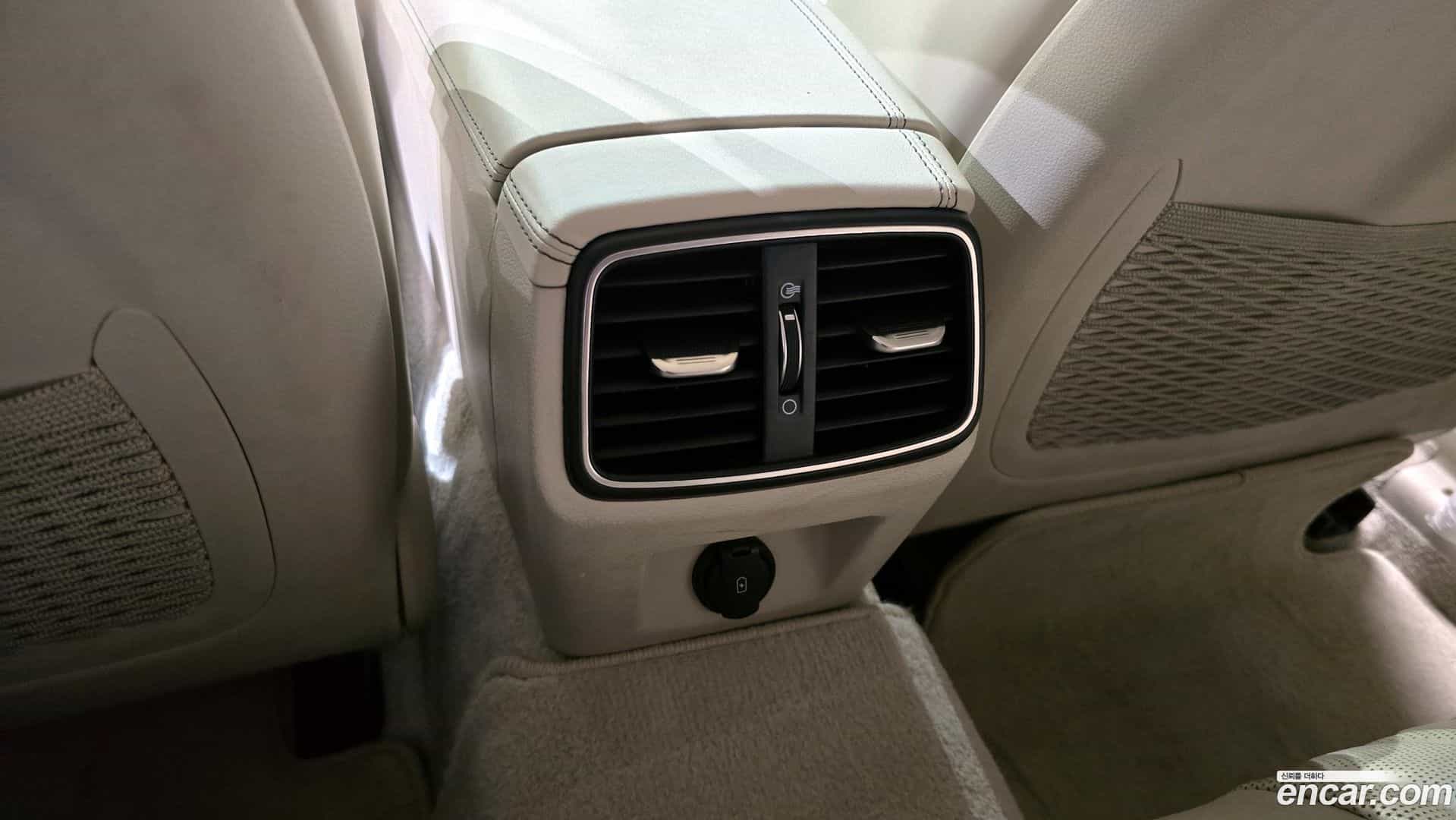 G70 Genesis 2018.0-OPTION-041