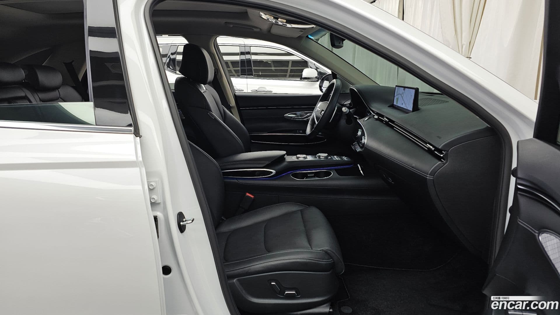 Main__Slider__Photo:GV70 Genesis 2021.3-10