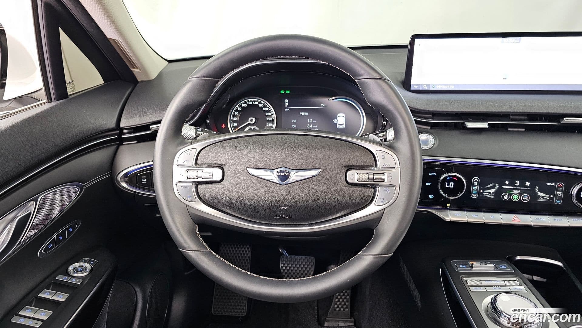 Main__Slider__Photo:GV70 Genesis 2021.3-12