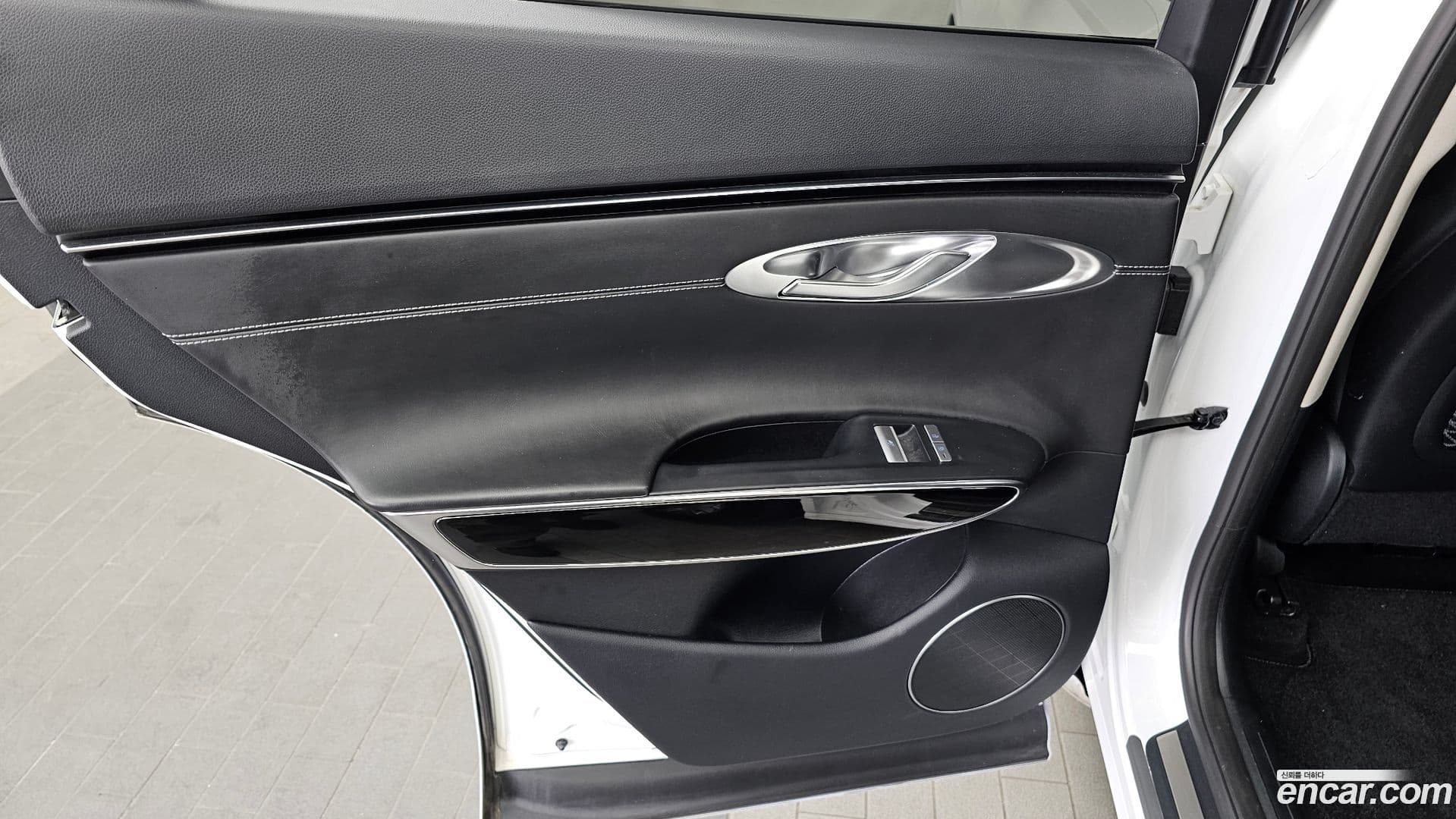 Main__Slider__Photo:GV70 Genesis 2021.3-24