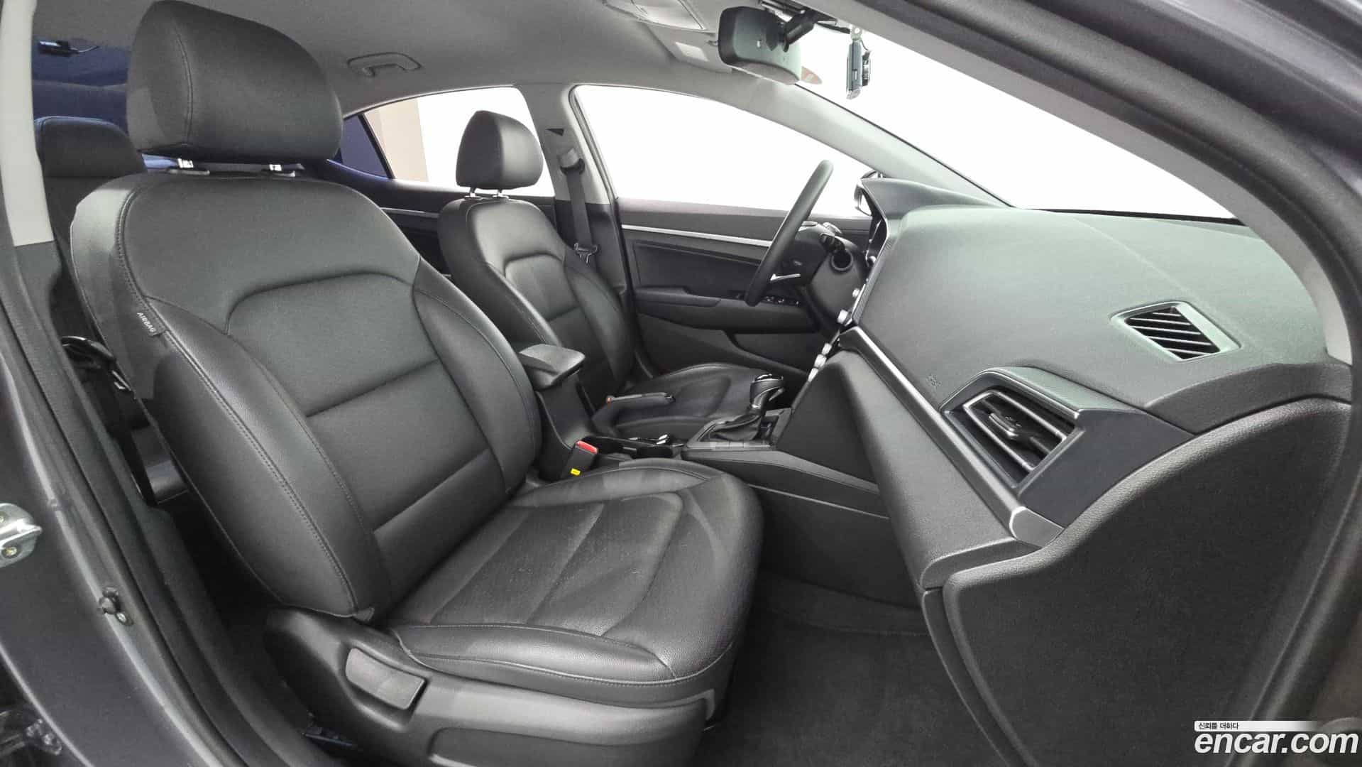 AVANTE Hyundai 2019.3-OPTION-015