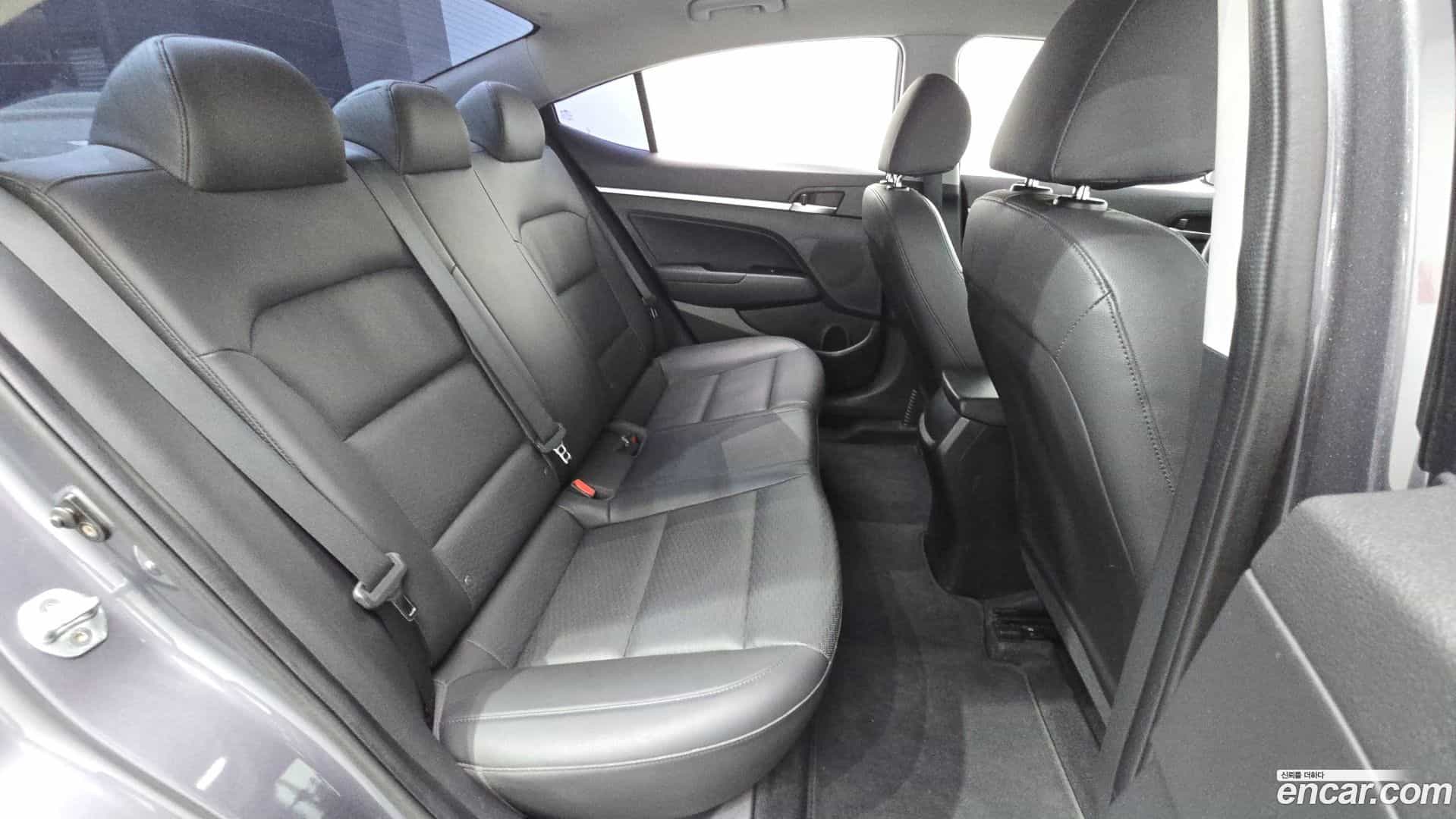 AVANTE Hyundai 2019.3-OPTION-016