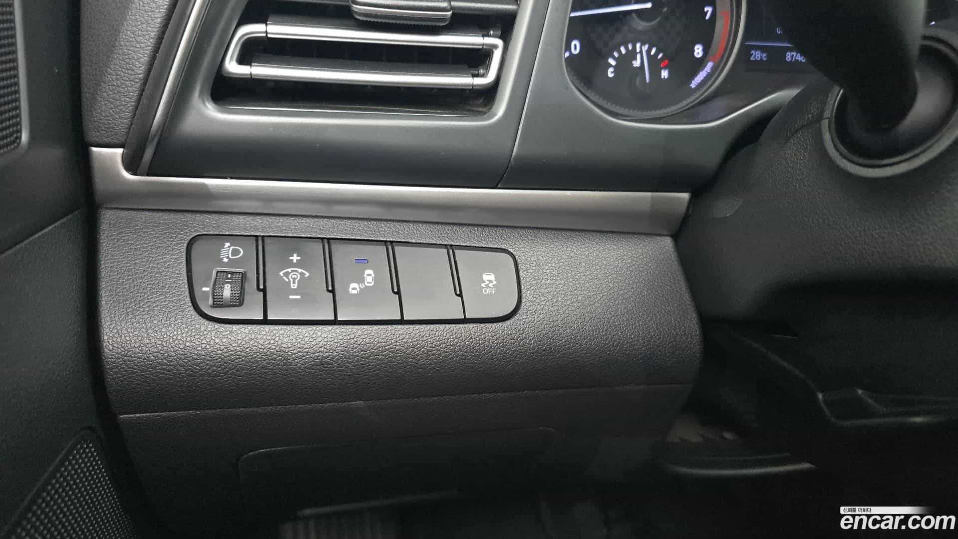 AVANTE Hyundai 2019.3-OPTION-020