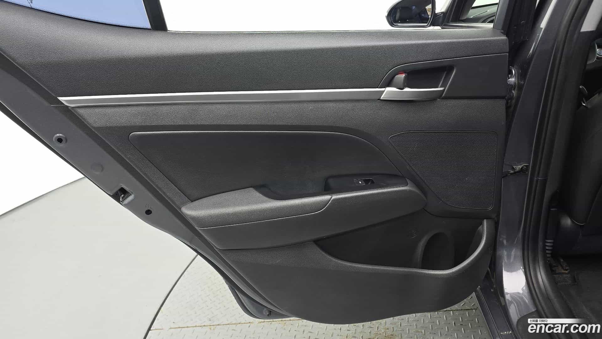 AVANTE Hyundai 2019.3-INNER-035