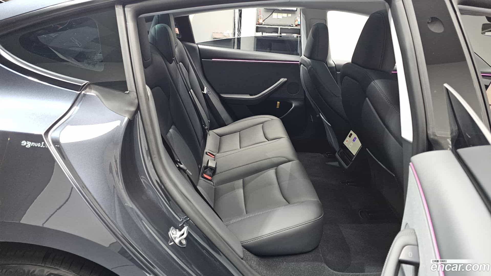 Model 3 Tesla 2025.10-OPTION-015
