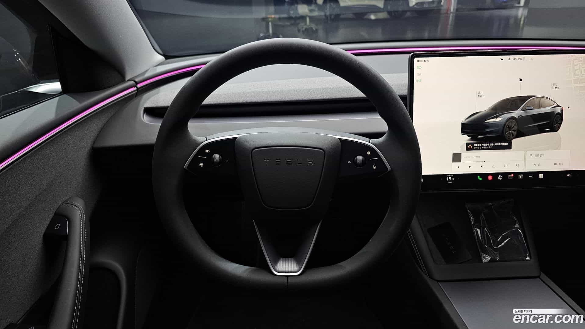 Model 3 Tesla 2025.10-OPTION-017