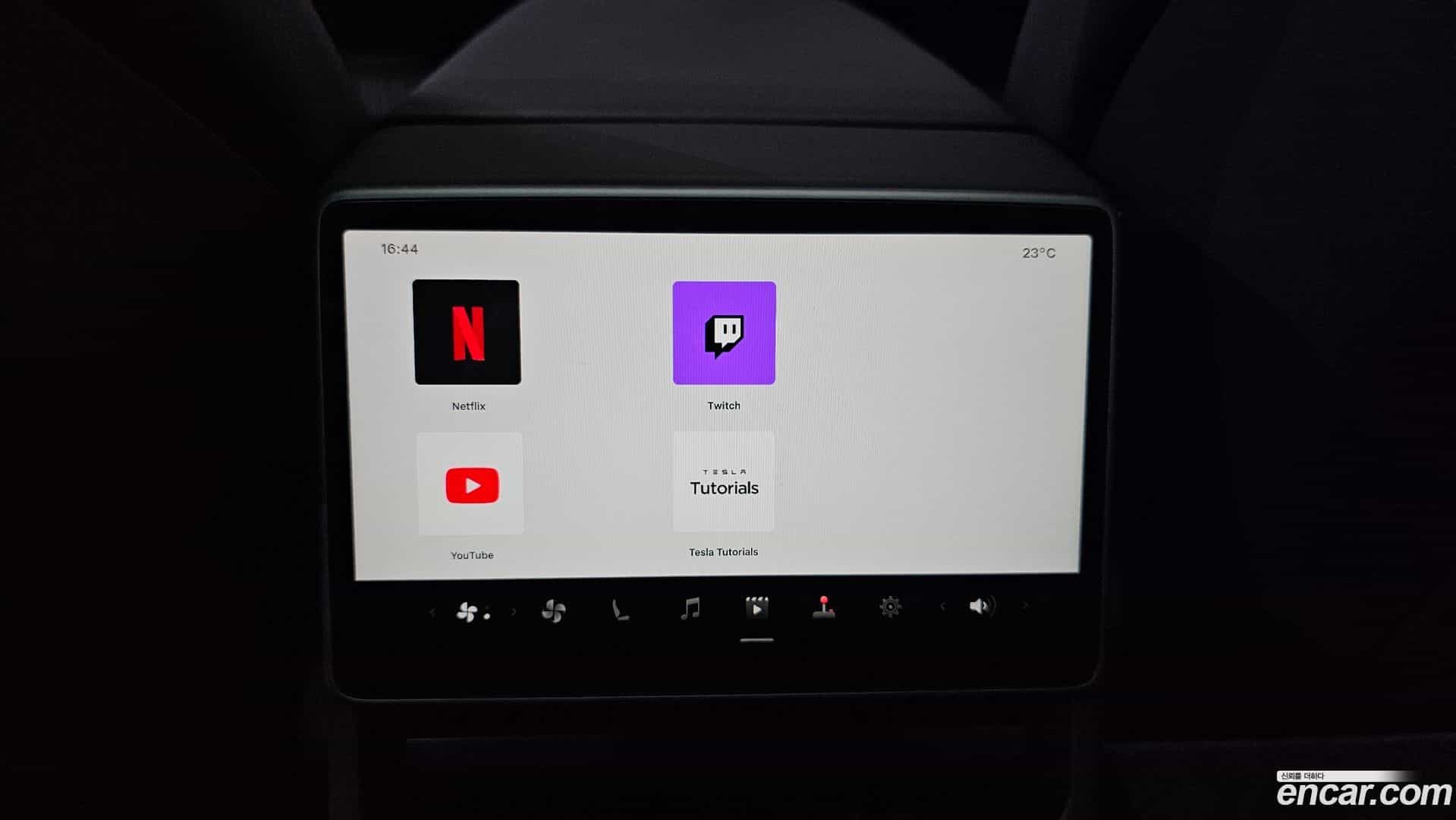 Model 3 Tesla 2025.10-OPTION-051